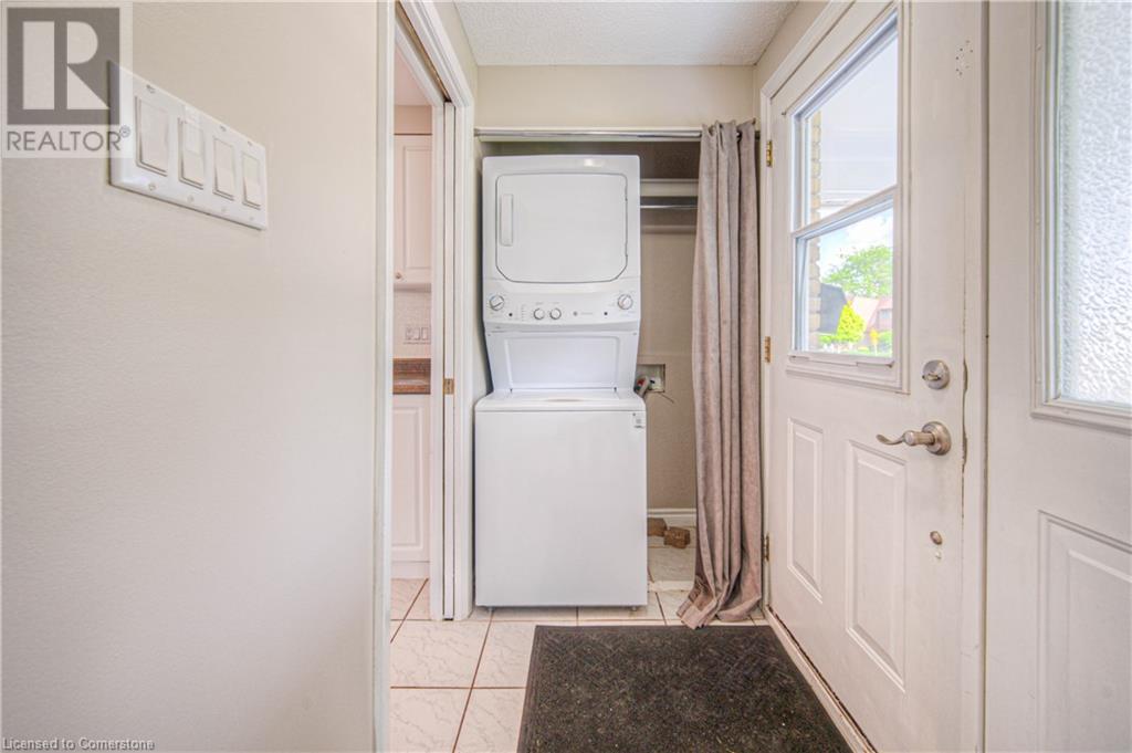 119 Kingswood Drive, Kitchener, Ontario  N2E 1B2 - Photo 5 - 40739396