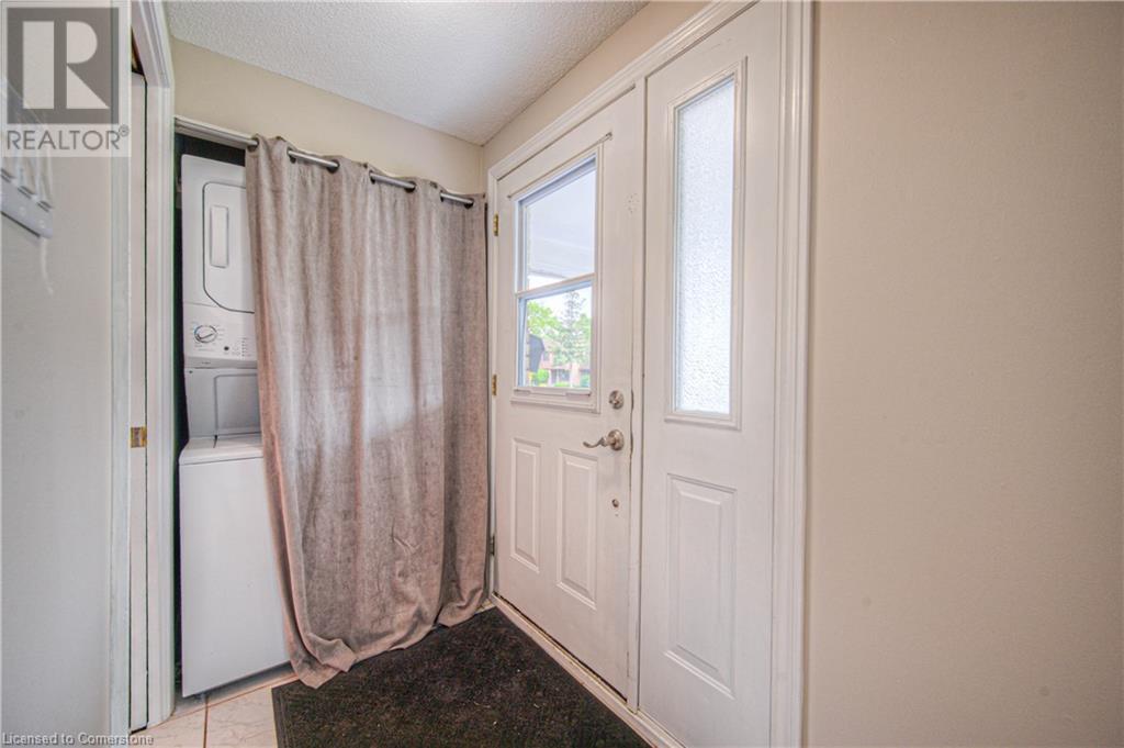 119 Kingswood Drive, Kitchener, Ontario  N2E 1B2 - Photo 4 - 40739396
