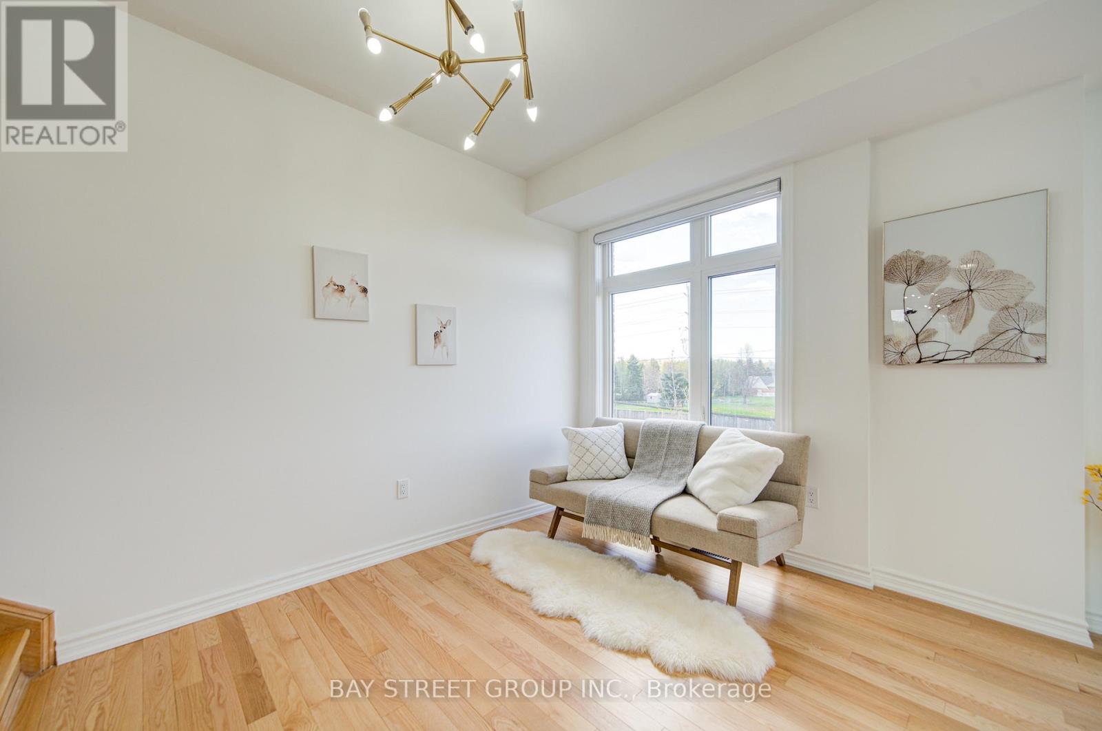 6859 Main Street, Whitchurch-Stouffville, Ontario  L4A 4X2 - Photo 12 - N12136106