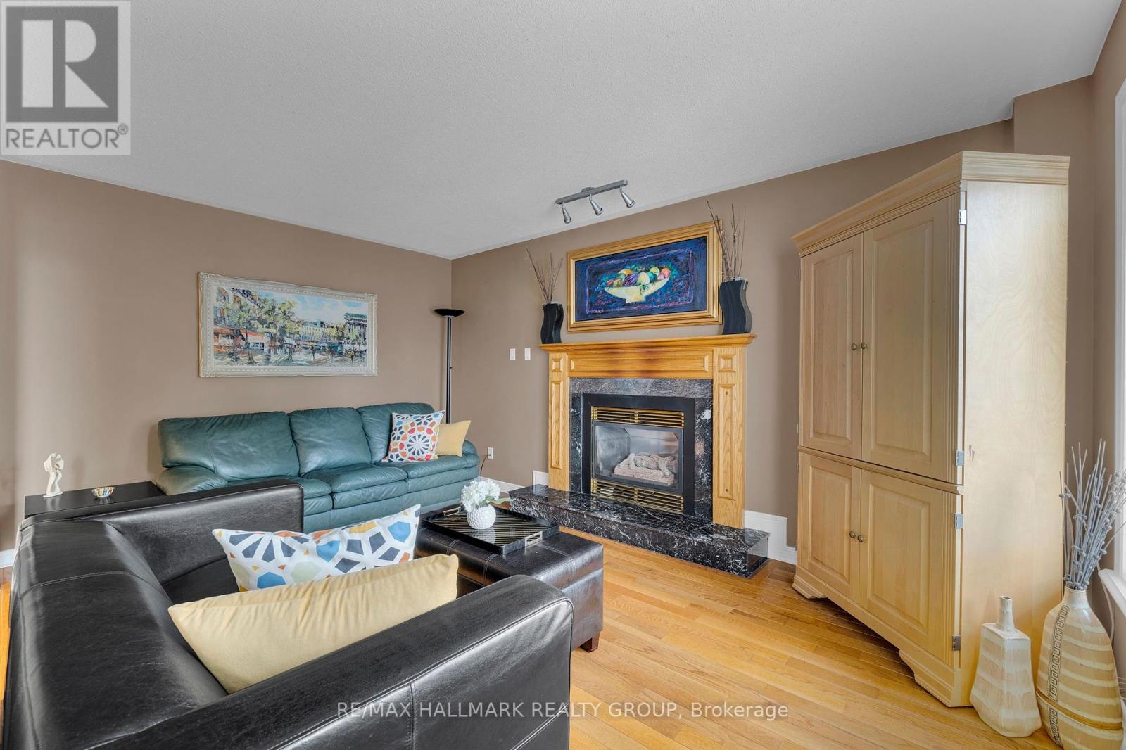 59 Forestglade Crescent, Ottawa, Ontario  K1G 5X4 - Photo 15 - X12214794