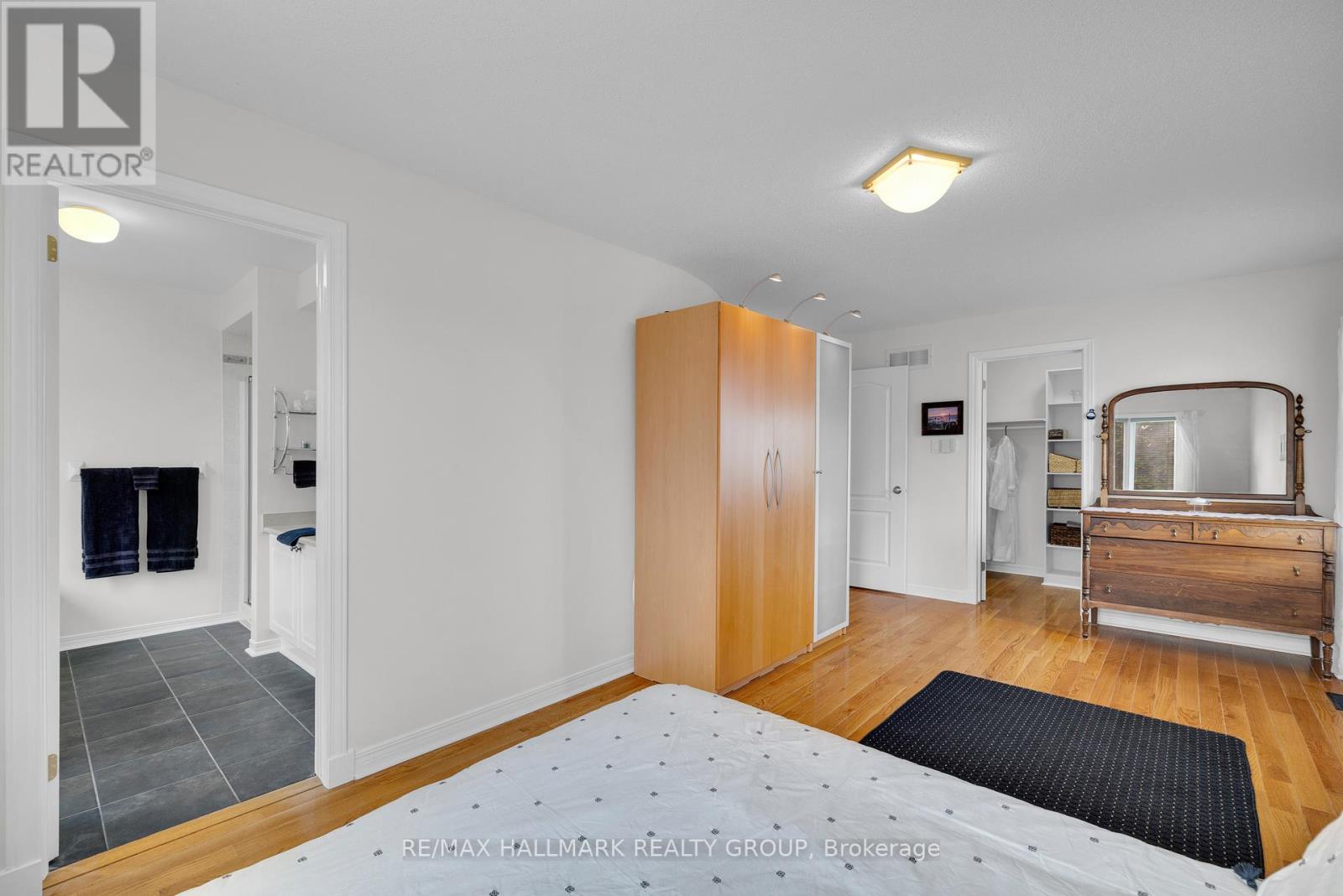 59 Forestglade Crescent, Ottawa, Ontario  K1G 5X4 - Photo 22 - X12214794
