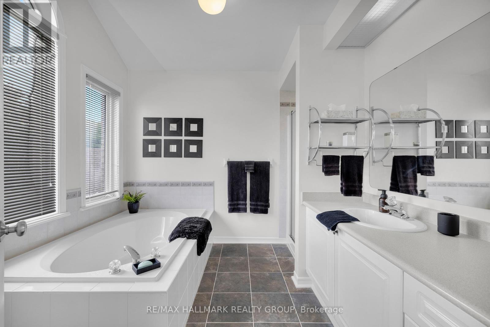 59 Forestglade Crescent, Ottawa, Ontario  K1G 5X4 - Photo 23 - X12214794