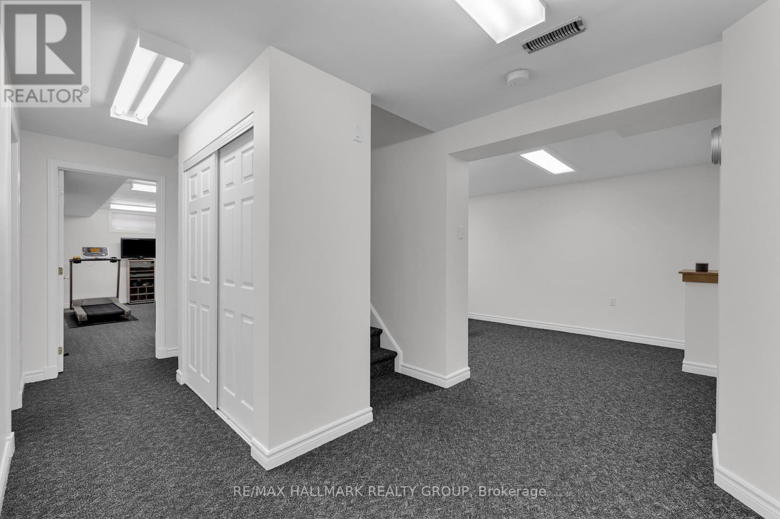 59 Forestglade Crescent, Ottawa, Ontario  K1G 5X4 - Photo 32 - X12214794