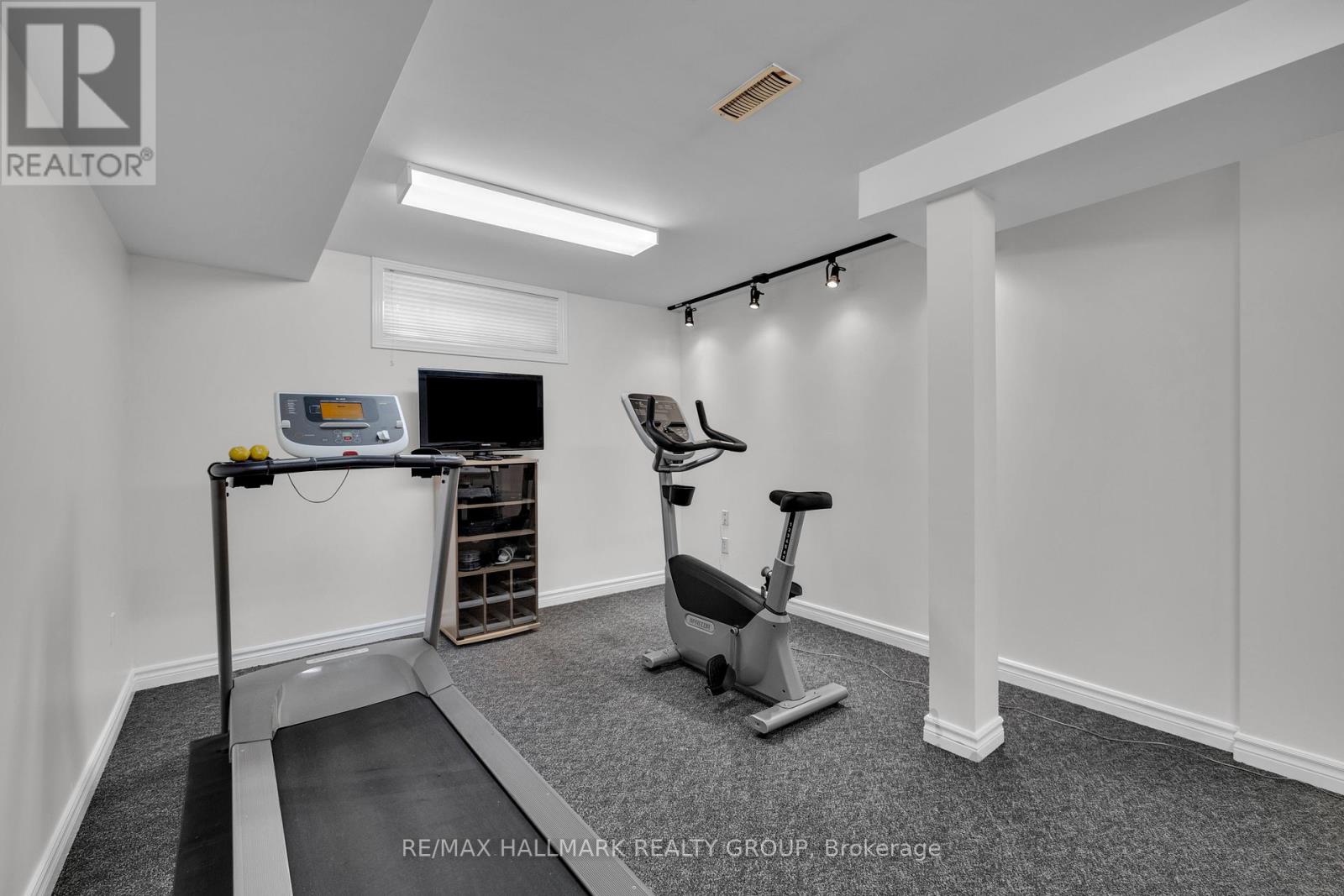 59 Forestglade Crescent, Ottawa, Ontario  K1G 5X4 - Photo 36 - X12214794