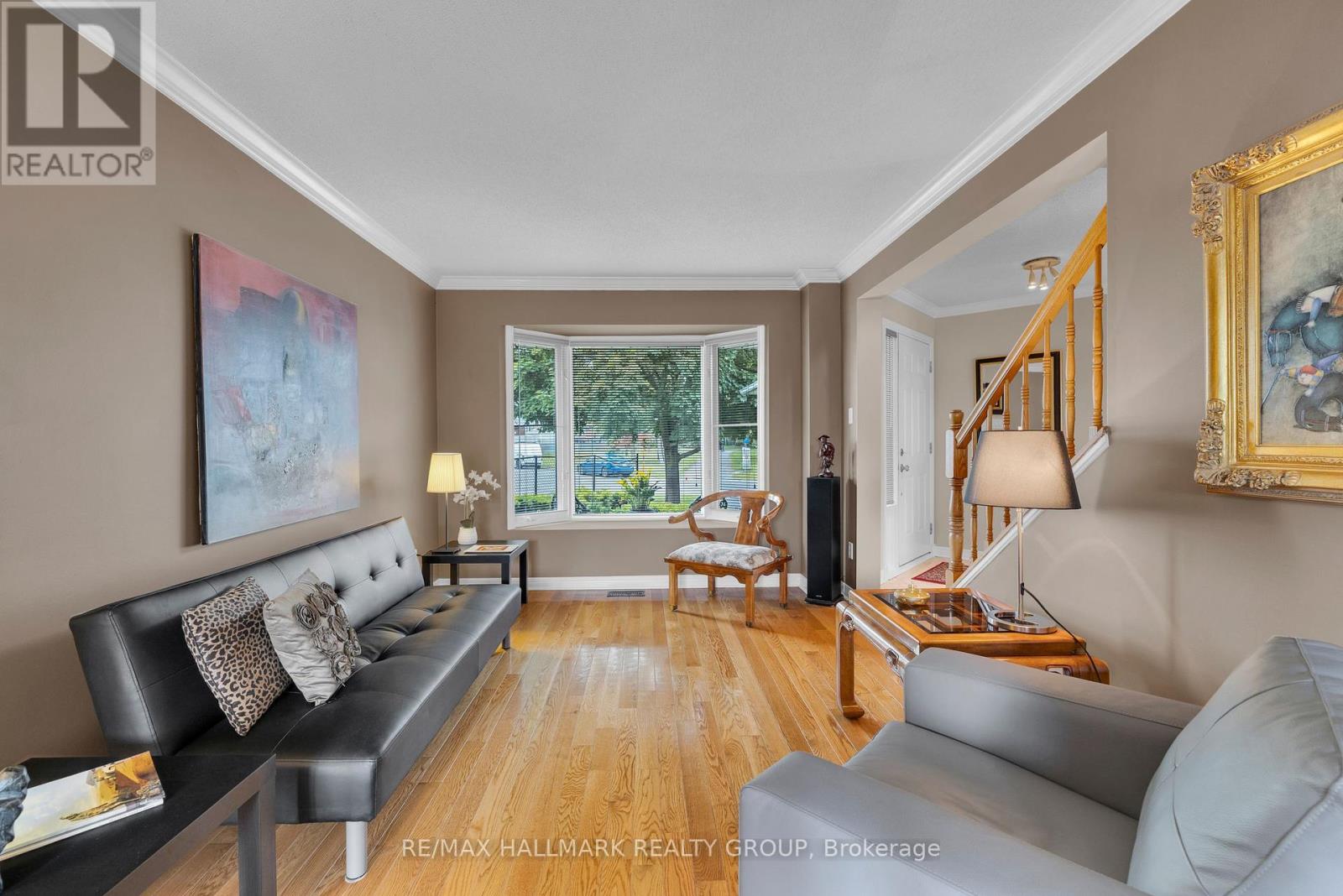 59 Forestglade Crescent, Ottawa, Ontario  K1G 5X4 - Photo 5 - X12214794