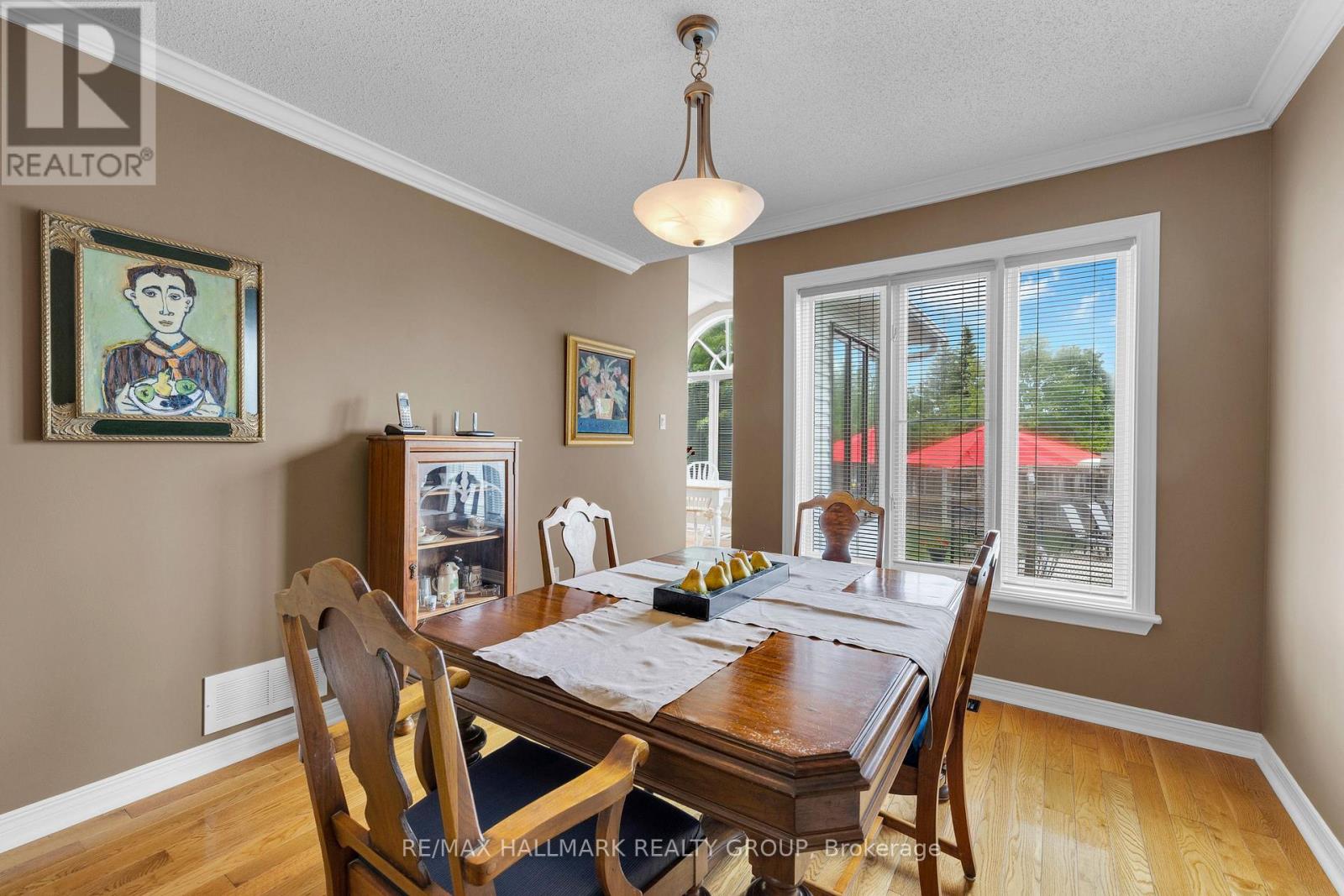 59 Forestglade Crescent, Ottawa, Ontario  K1G 5X4 - Photo 8 - X12214794