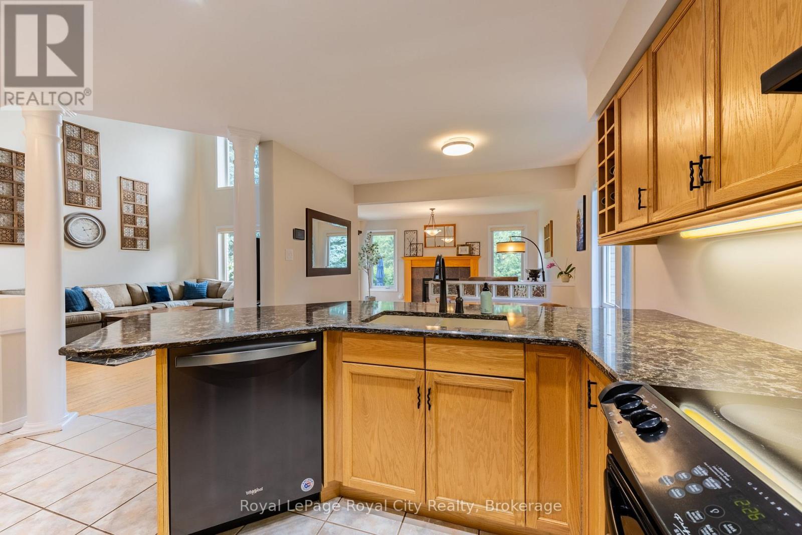 27 Burke Court, Guelph, Ontario  N1L 1J2 - Photo 8 - X12214797