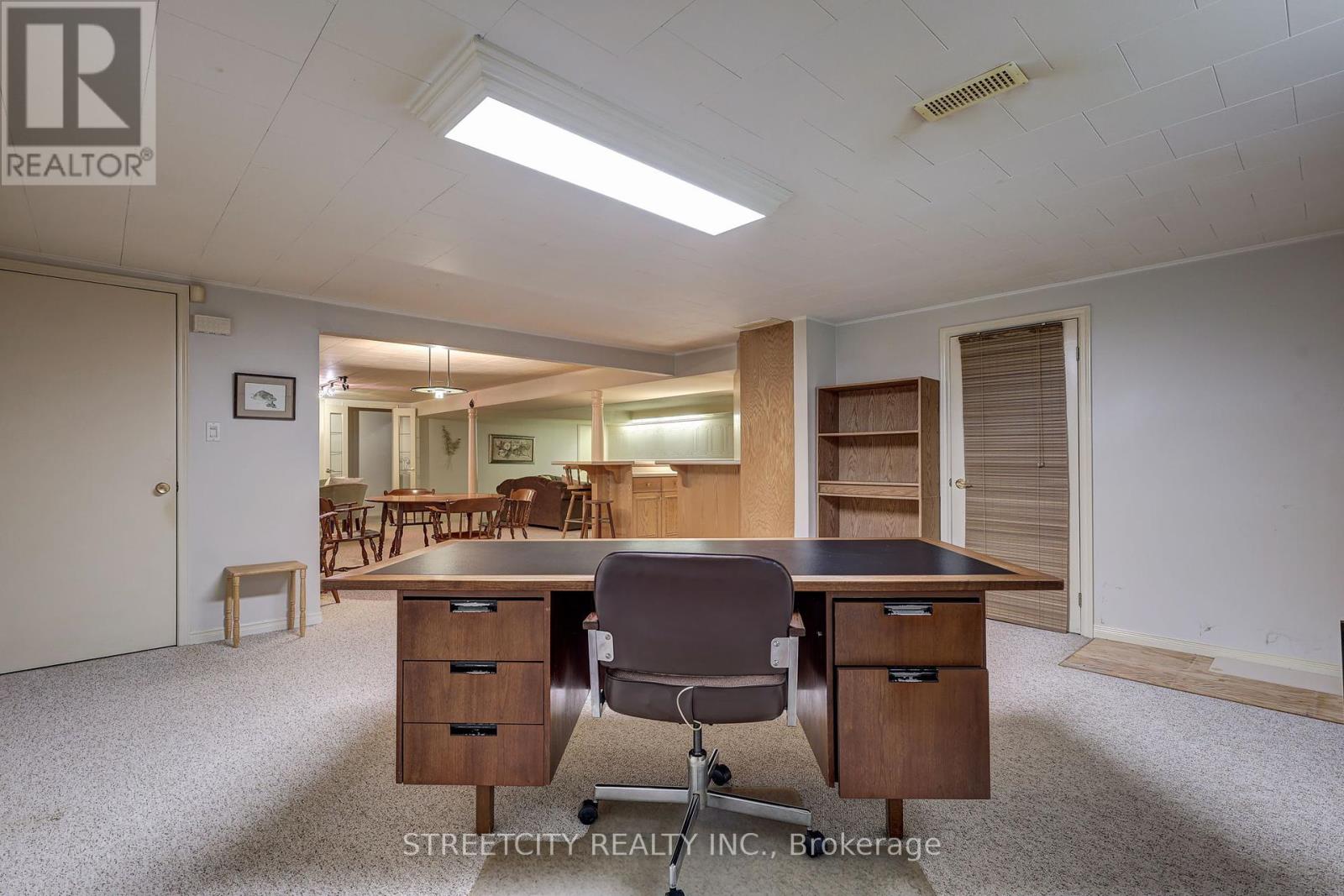 Photo 42 of 50 for 981 Farnham Court