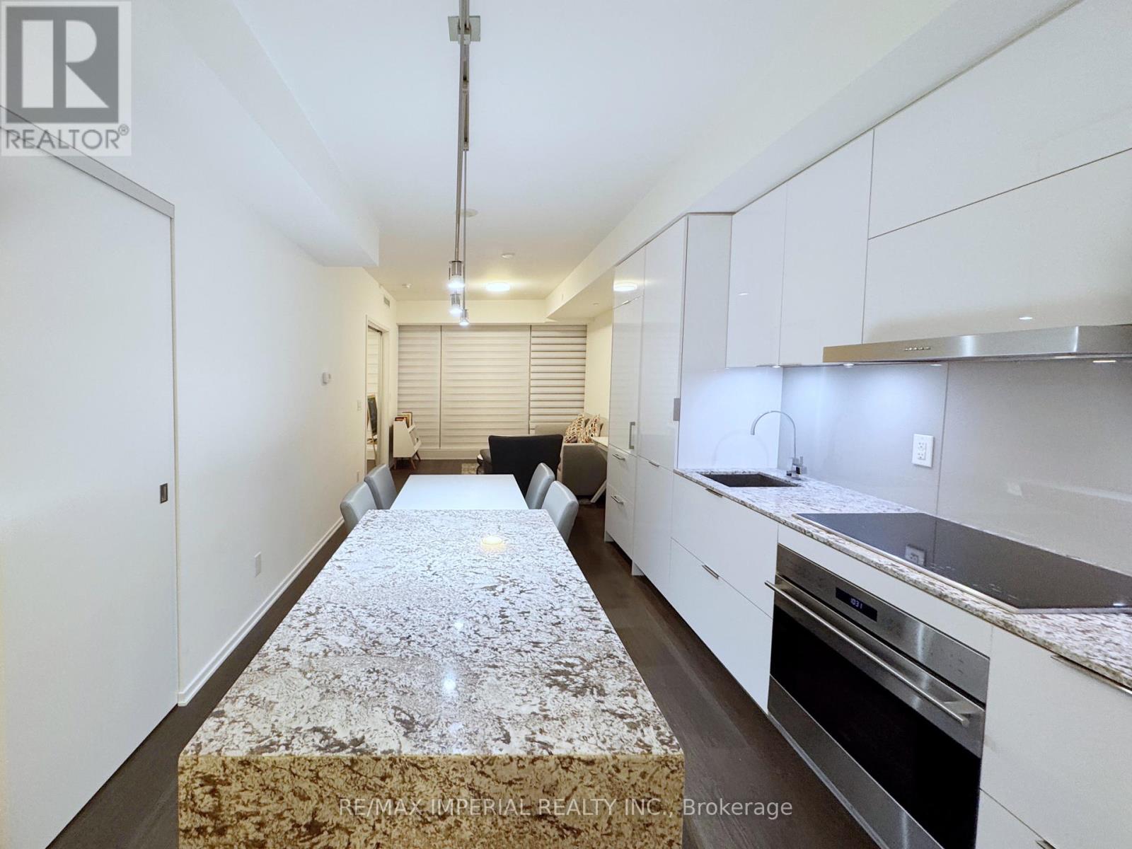 1 Bloor Street E, Toronto, Ontario  M4W 1A9 - Photo 10 - C12214728