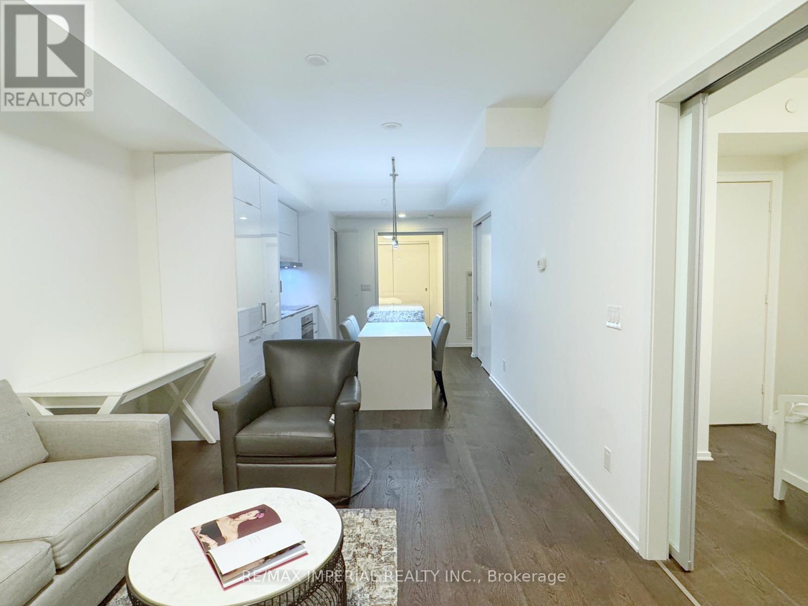 1 Bloor Street E, Toronto, Ontario  M4W 1A9 - Photo 17 - C12214728