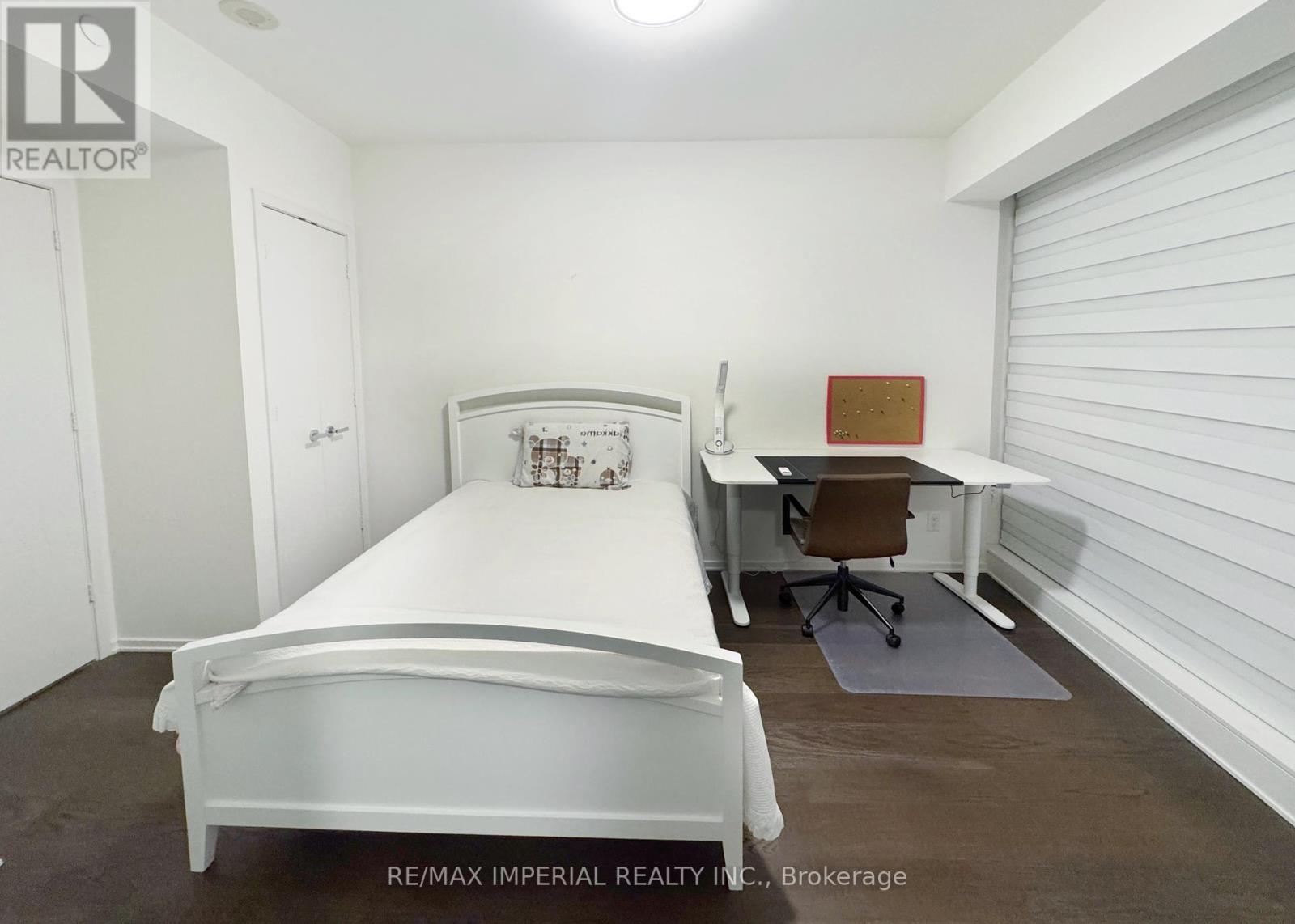 1 Bloor Street E, Toronto, Ontario  M4W 1A9 - Photo 19 - C12214728
