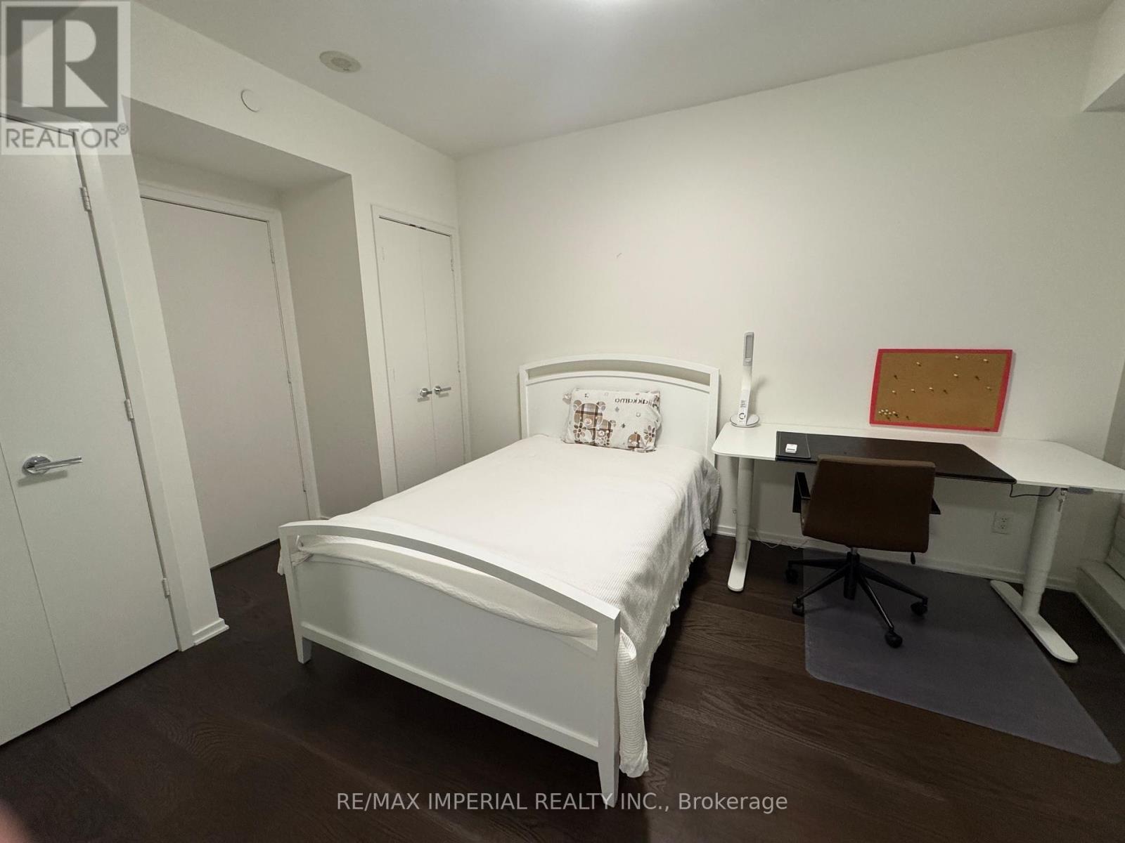 1 Bloor Street E, Toronto, Ontario  M4W 1A9 - Photo 20 - C12214728