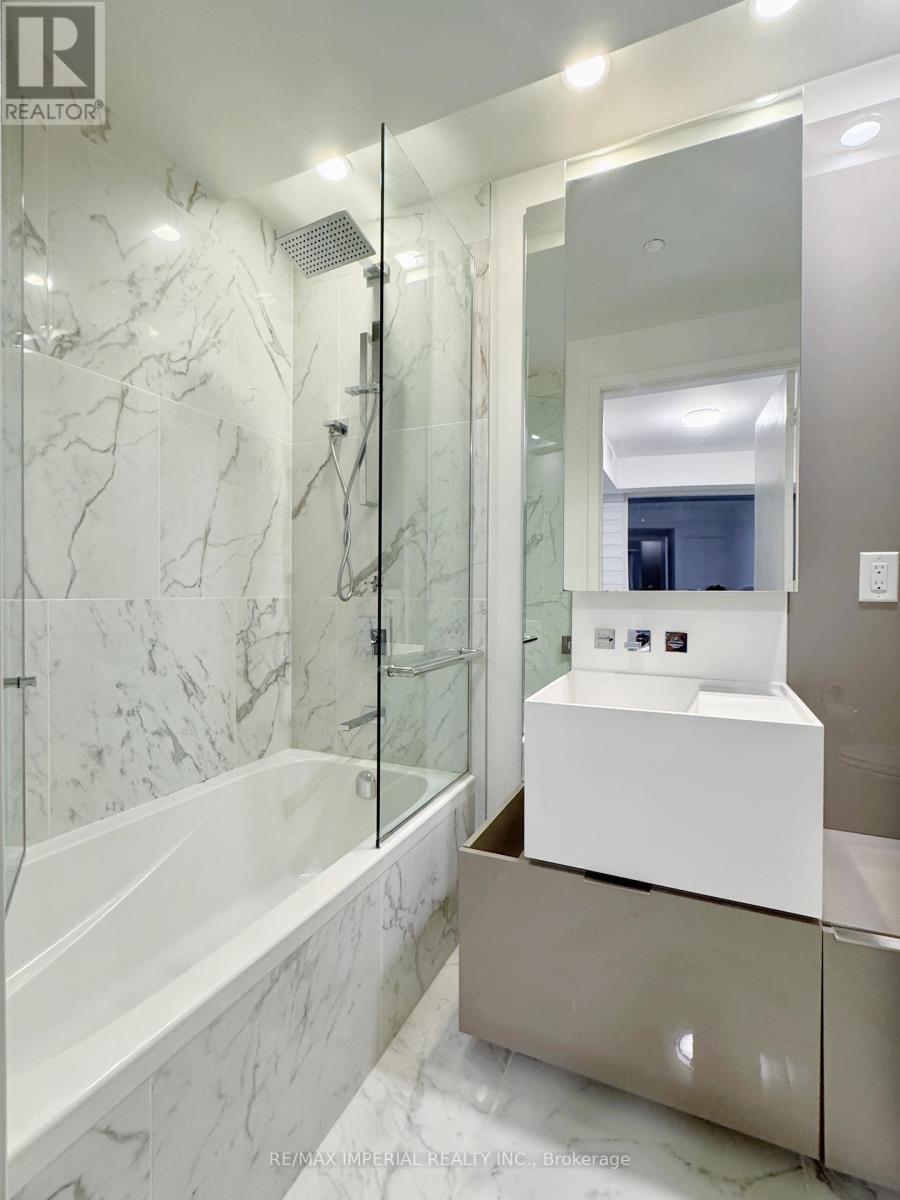 1 Bloor Street E, Toronto, Ontario  M4W 1A9 - Photo 21 - C12214728