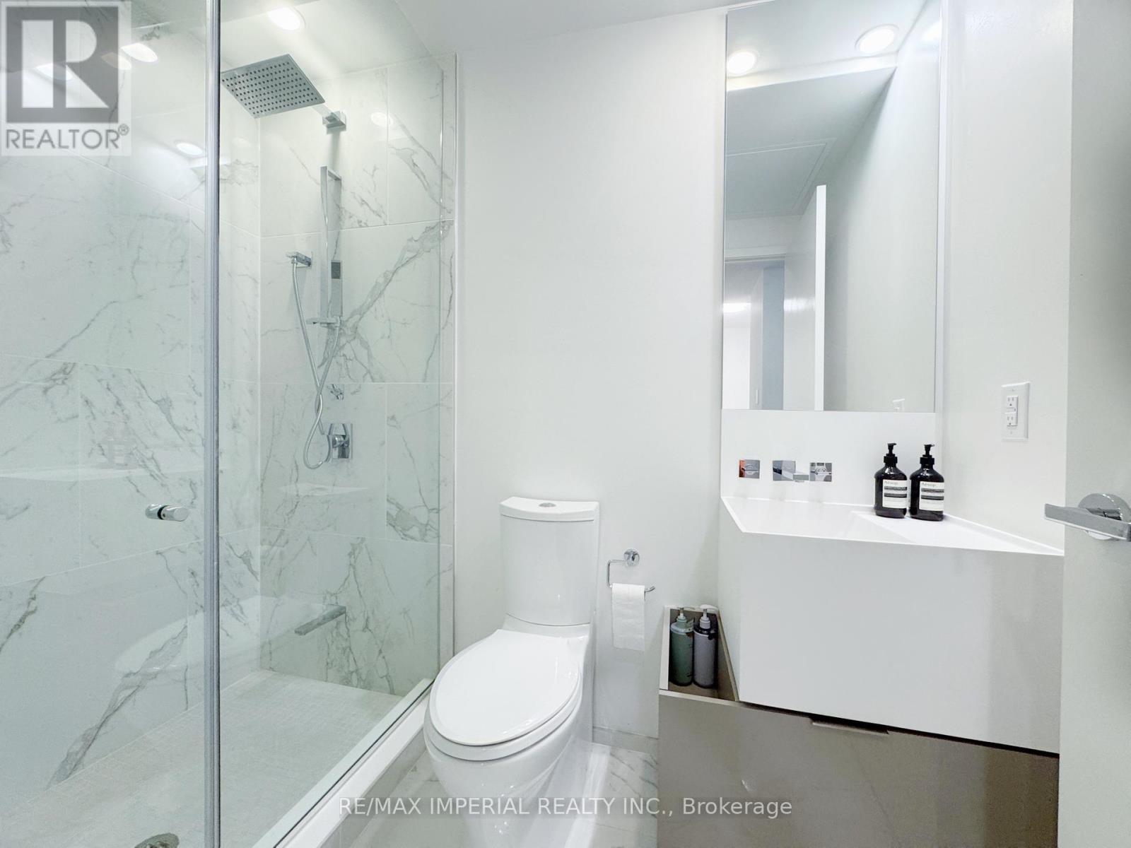 1 Bloor Street E, Toronto, Ontario  M4W 1A9 - Photo 25 - C12214728