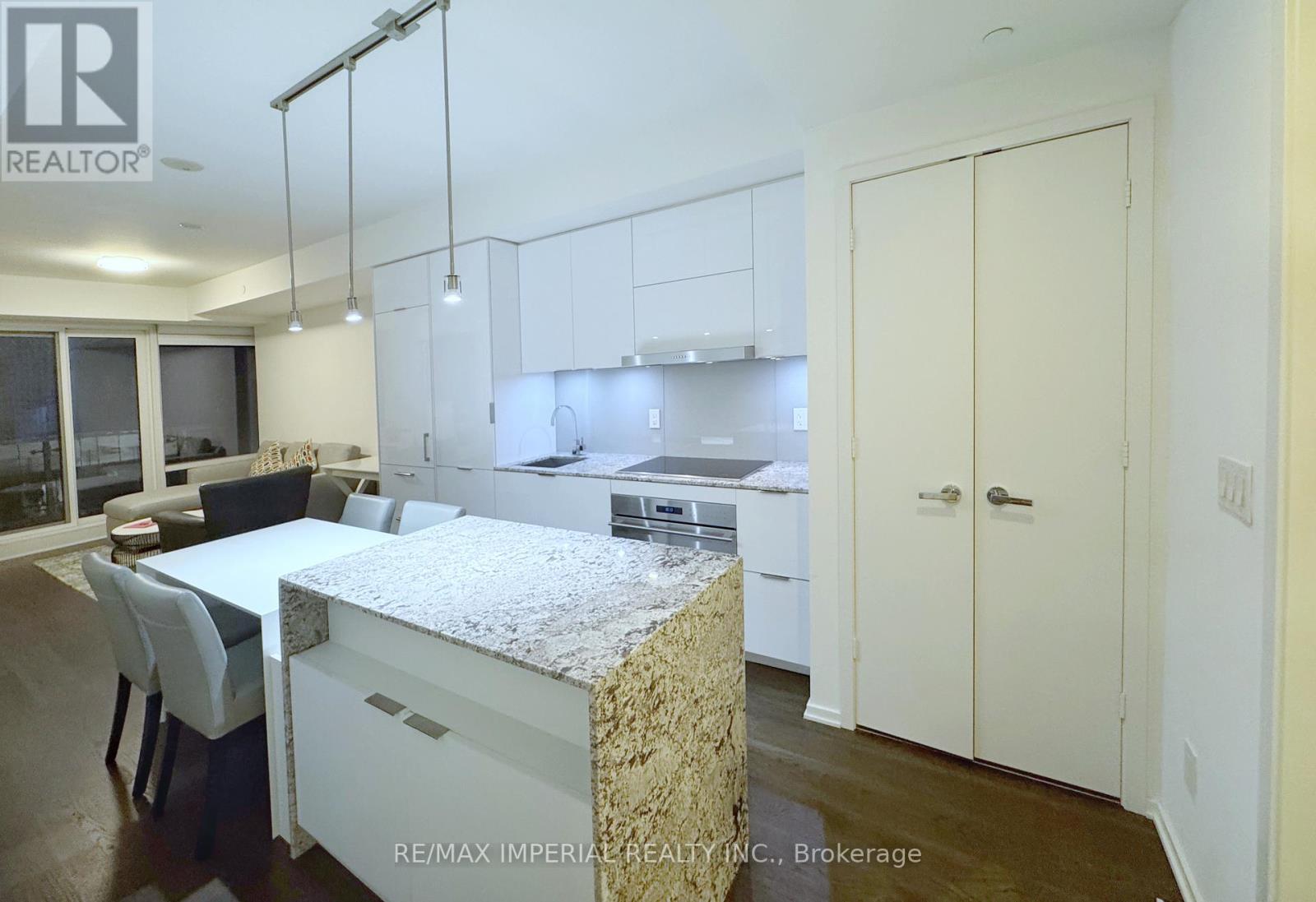 1 Bloor Street E, Toronto, Ontario  M4W 1A9 - Photo 6 - C12214728
