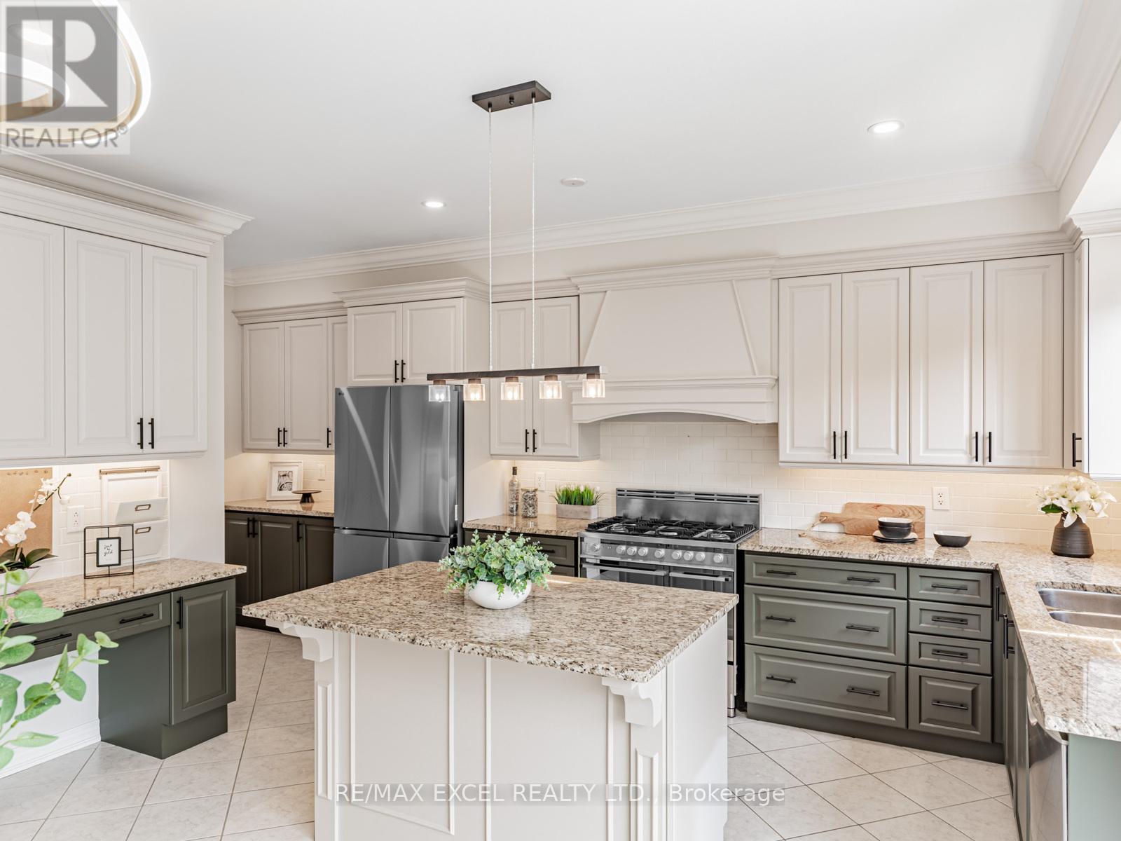 7 Thornhill Ravines Crescent, Vaughan, Ontario  L6A 4J8 - Photo 8 - N12214725