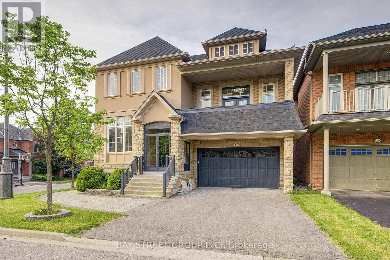 18 WENDELYN DRIVE, Richmond Hill, Ontario