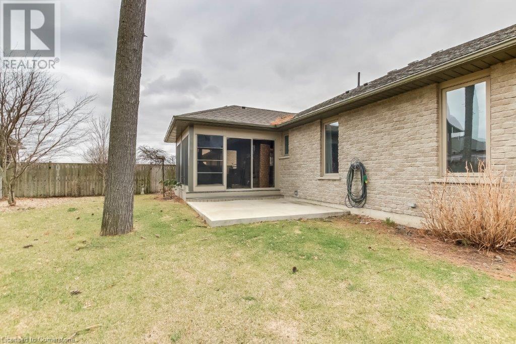 Property at 6 WINTERGREEN Crescent image 3