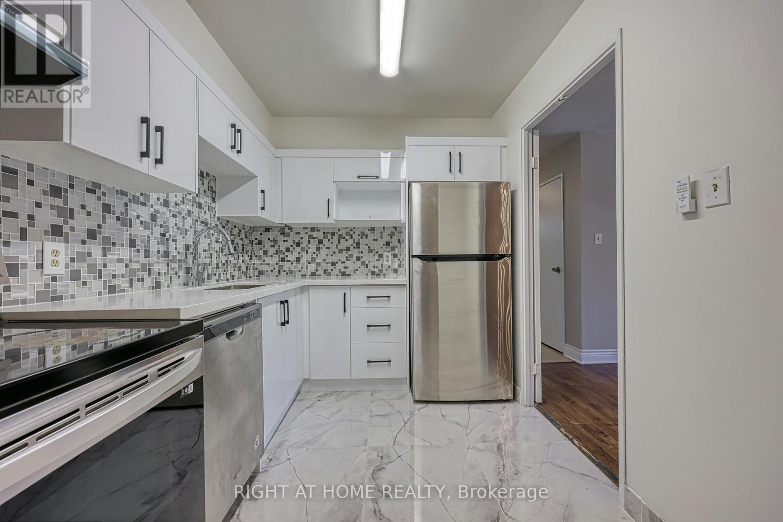 205 - 1580 Mississauga Valley, Mississauga (Mississauga Valleys), Ontario  L5A 3T8 - Photo 10 - W12214723
