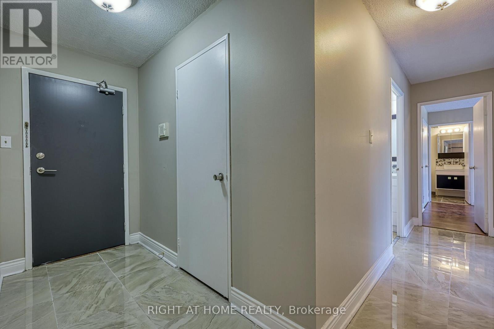 205 - 1580 Mississauga Valley, Mississauga (Mississauga Valleys), Ontario  L5A 3T8 - Photo 8 - W12214723
