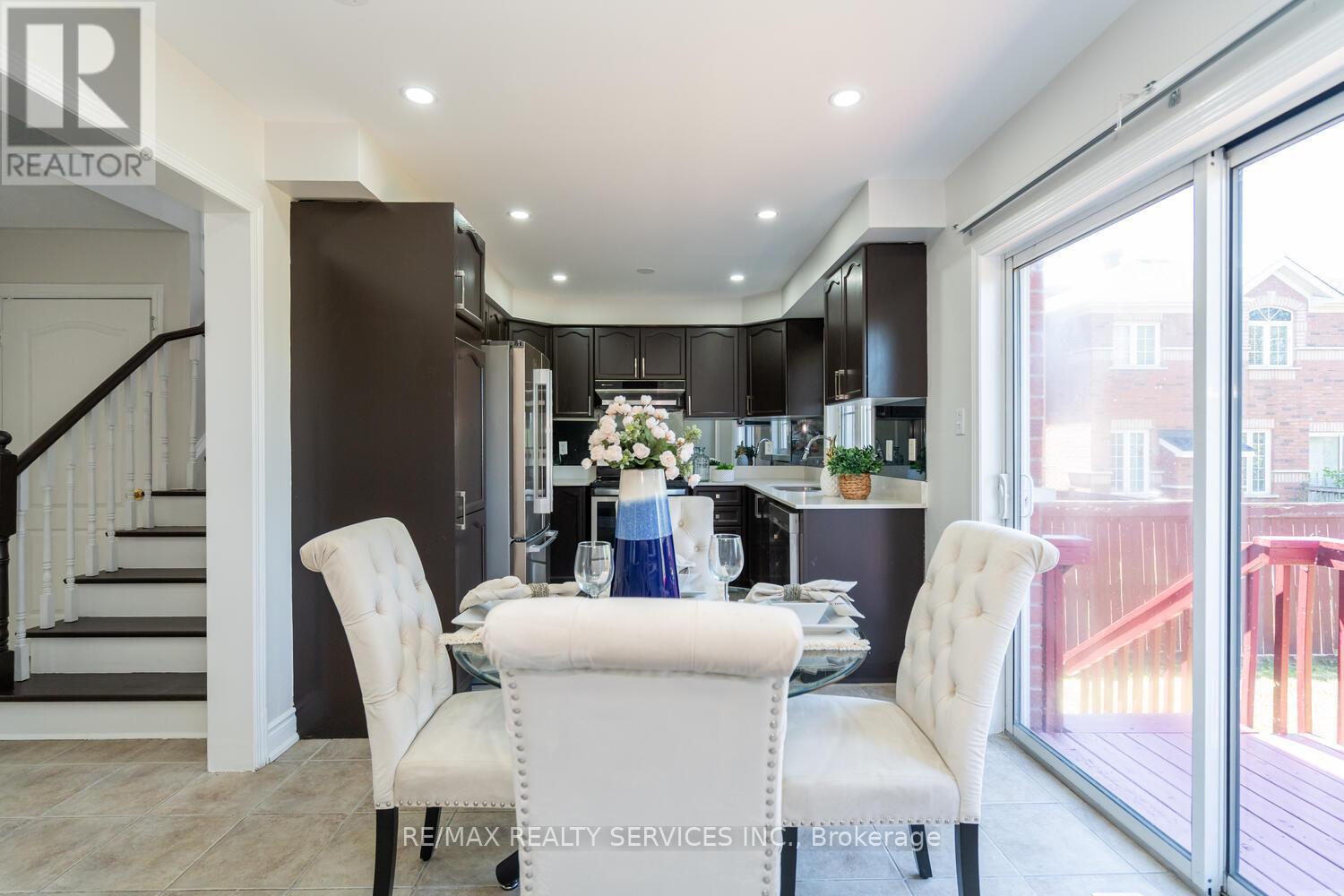 85 Williamson Drive, Brampton (Fletcher's Meadow), Ontario  L7A 3R6 - Photo 14 - W12214756