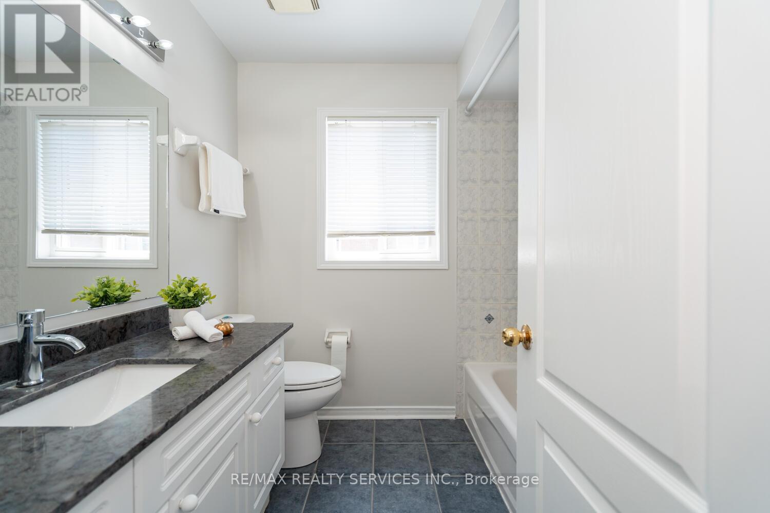 85 Williamson Drive, Brampton (Fletcher's Meadow), Ontario  L7A 3R6 - Photo 30 - W12214756