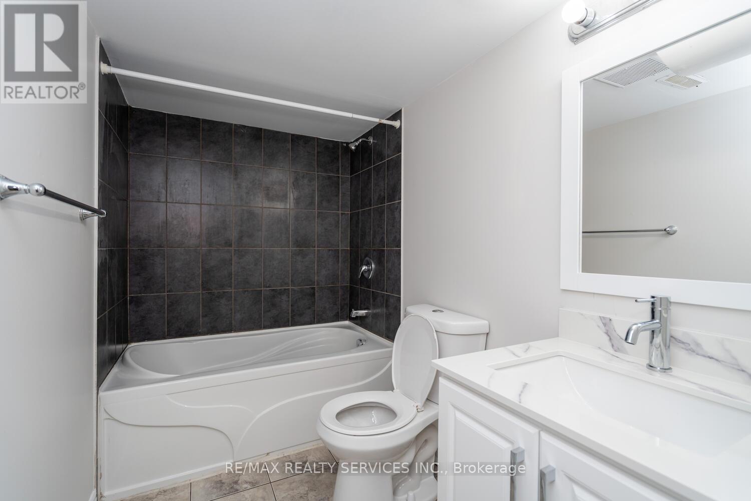 85 Williamson Drive, Brampton (Fletcher's Meadow), Ontario  L7A 3R6 - Photo 38 - W12214756