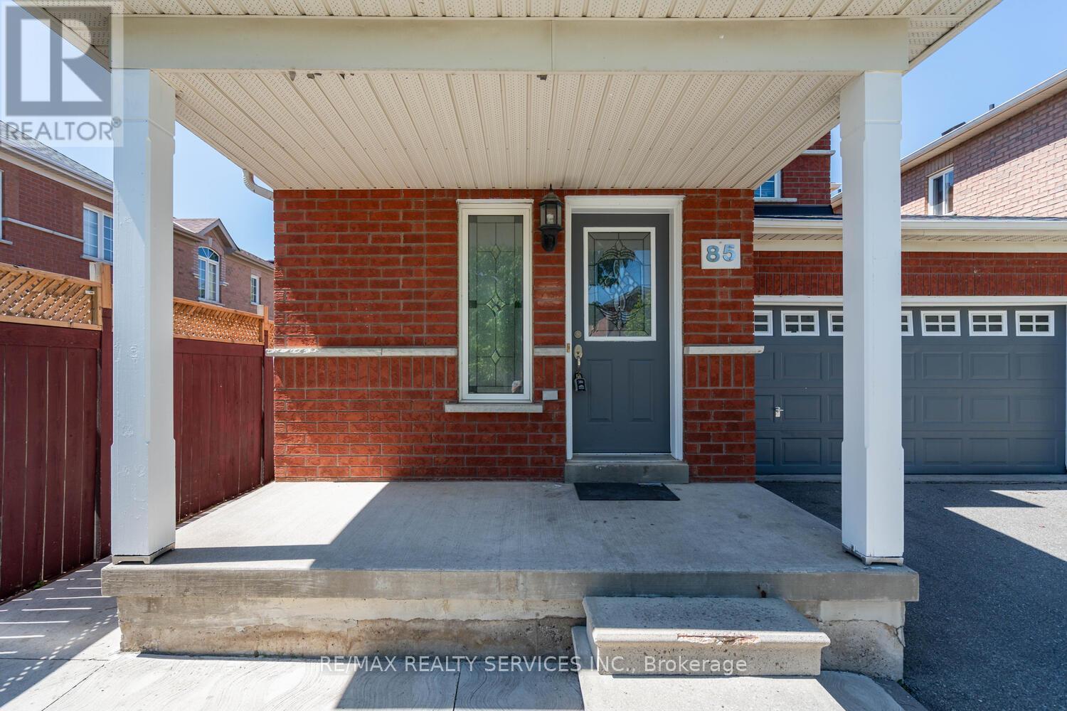 85 Williamson Drive, Brampton (Fletcher's Meadow), Ontario  L7A 3R6 - Photo 4 - W12214756