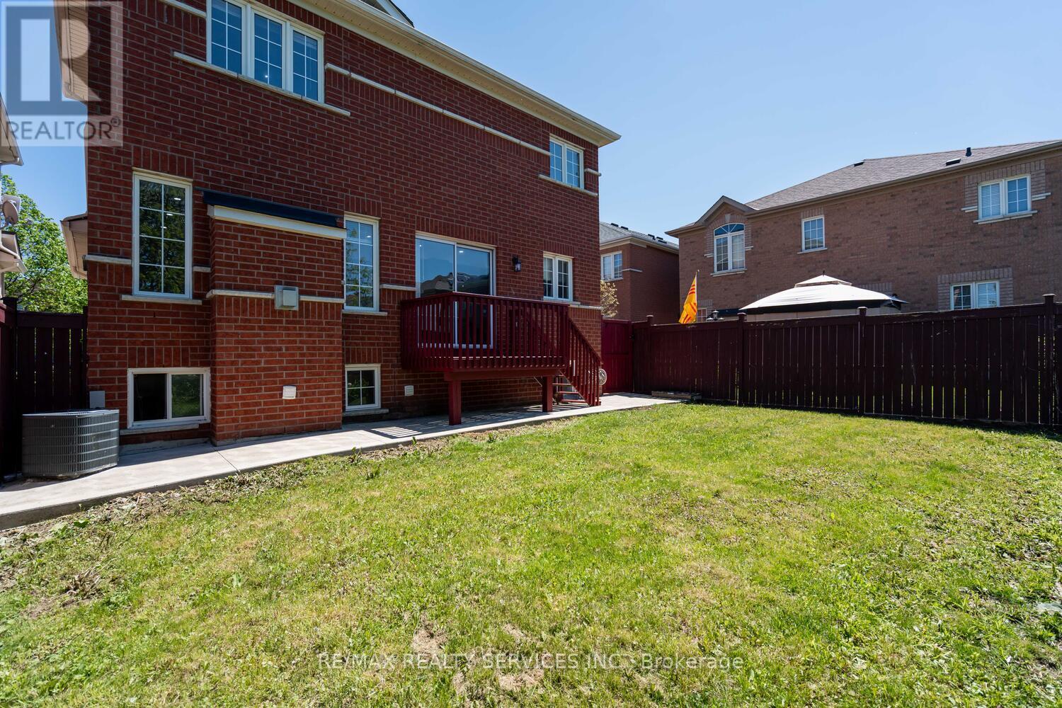 85 Williamson Drive, Brampton (Fletcher's Meadow), Ontario  L7A 3R6 - Photo 47 - W12214756