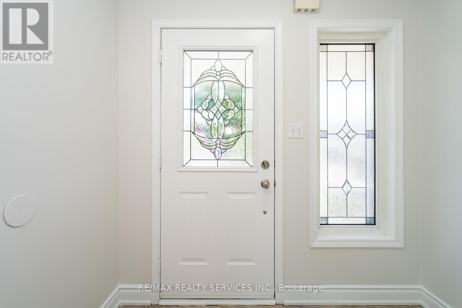 85 Williamson Drive, Brampton (Fletcher's Meadow), Ontario  L7A 3R6 - Photo 5 - W12214756