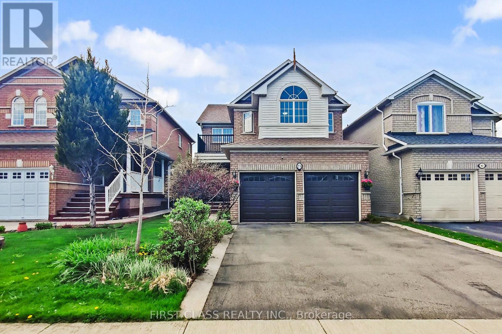 73 PORCHLIGHT ROAD, Brampton, Ontario