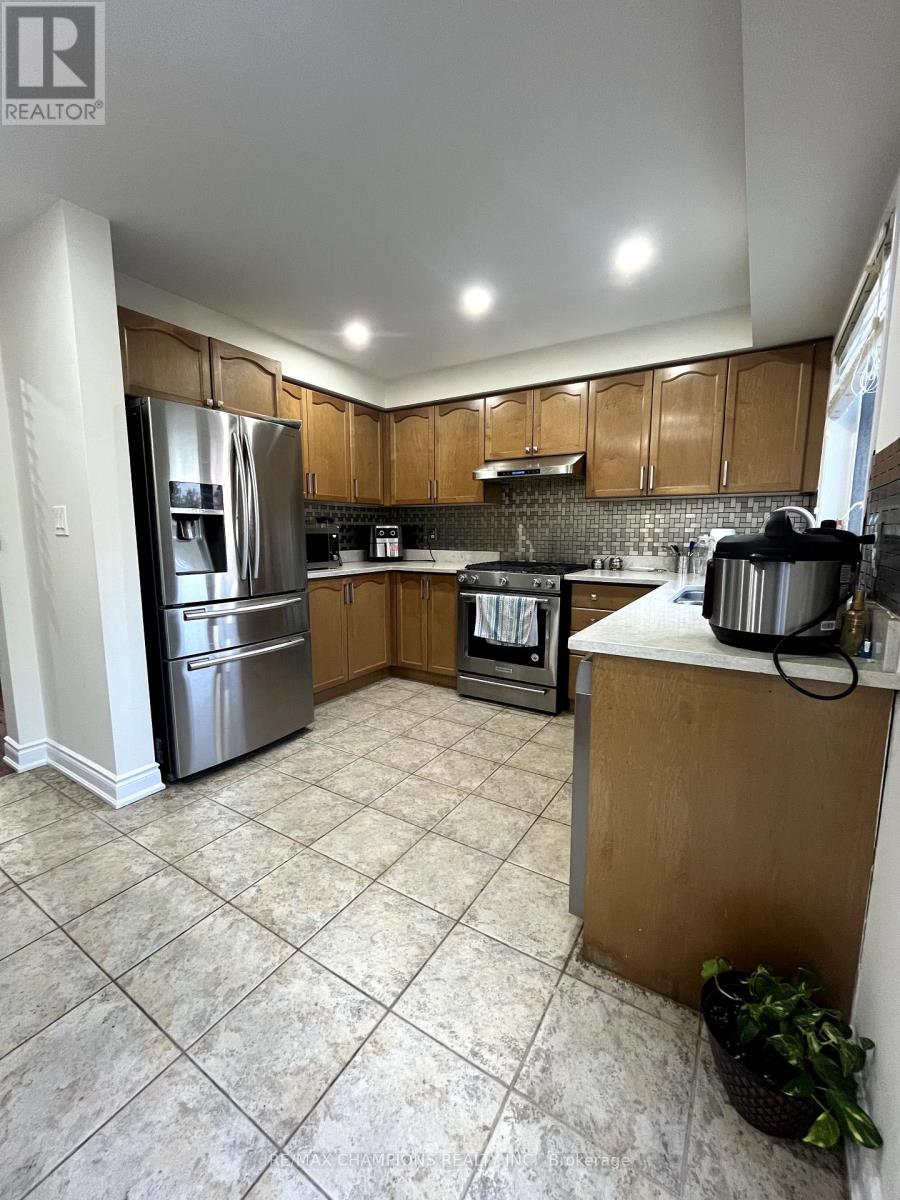 5272 Palmetto Place, Mississauga, Ontario  L5M 0C7 - Photo 11 - W12214774