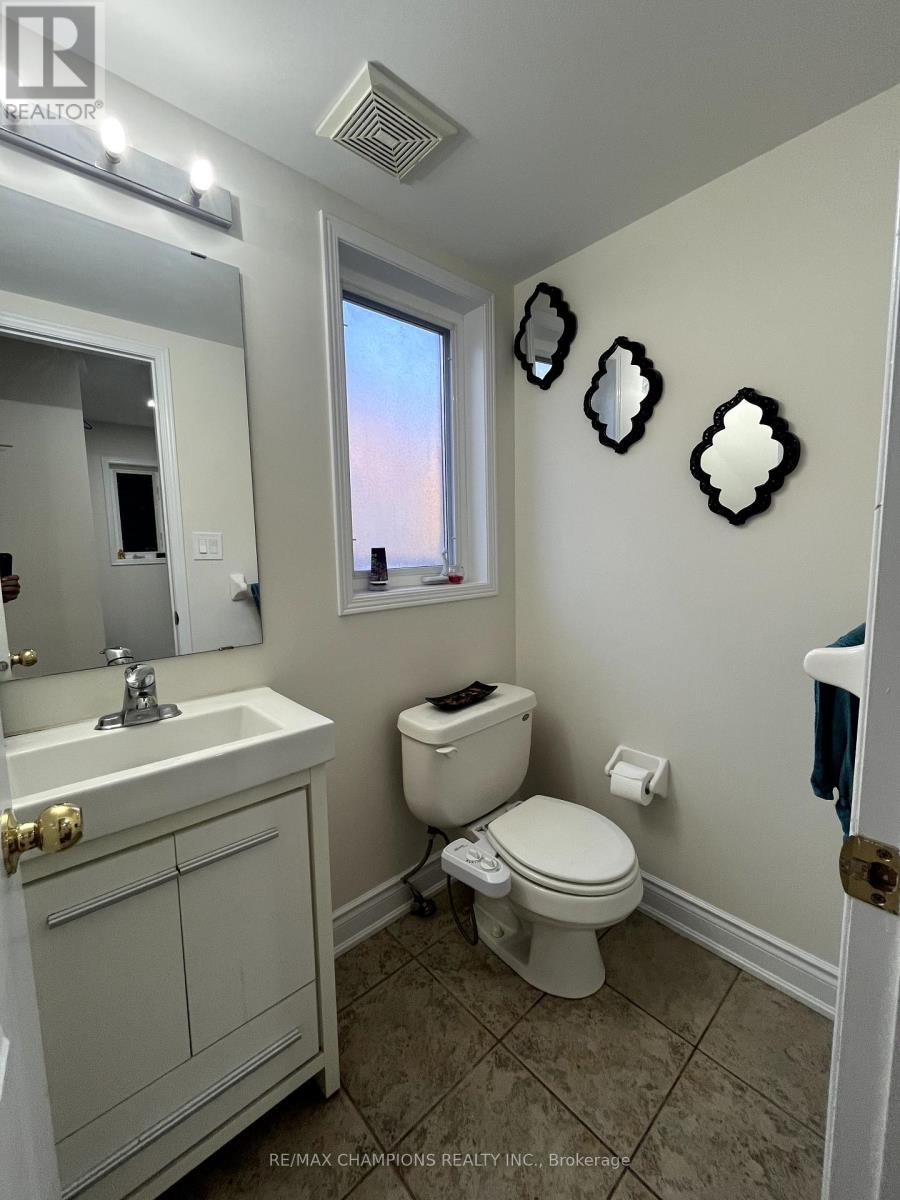 5272 Palmetto Place, Mississauga, Ontario  L5M 0C7 - Photo 12 - W12214774