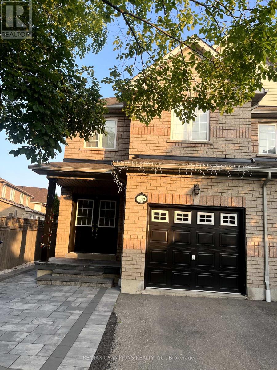 5272 Palmetto Place, Mississauga, Ontario  L5M 0C7 - Photo 2 - W12214774