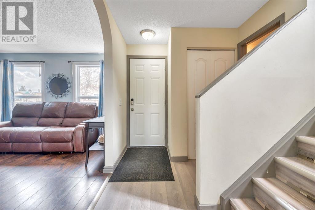 Property at 188 Rivervalley Crescent SE image 2