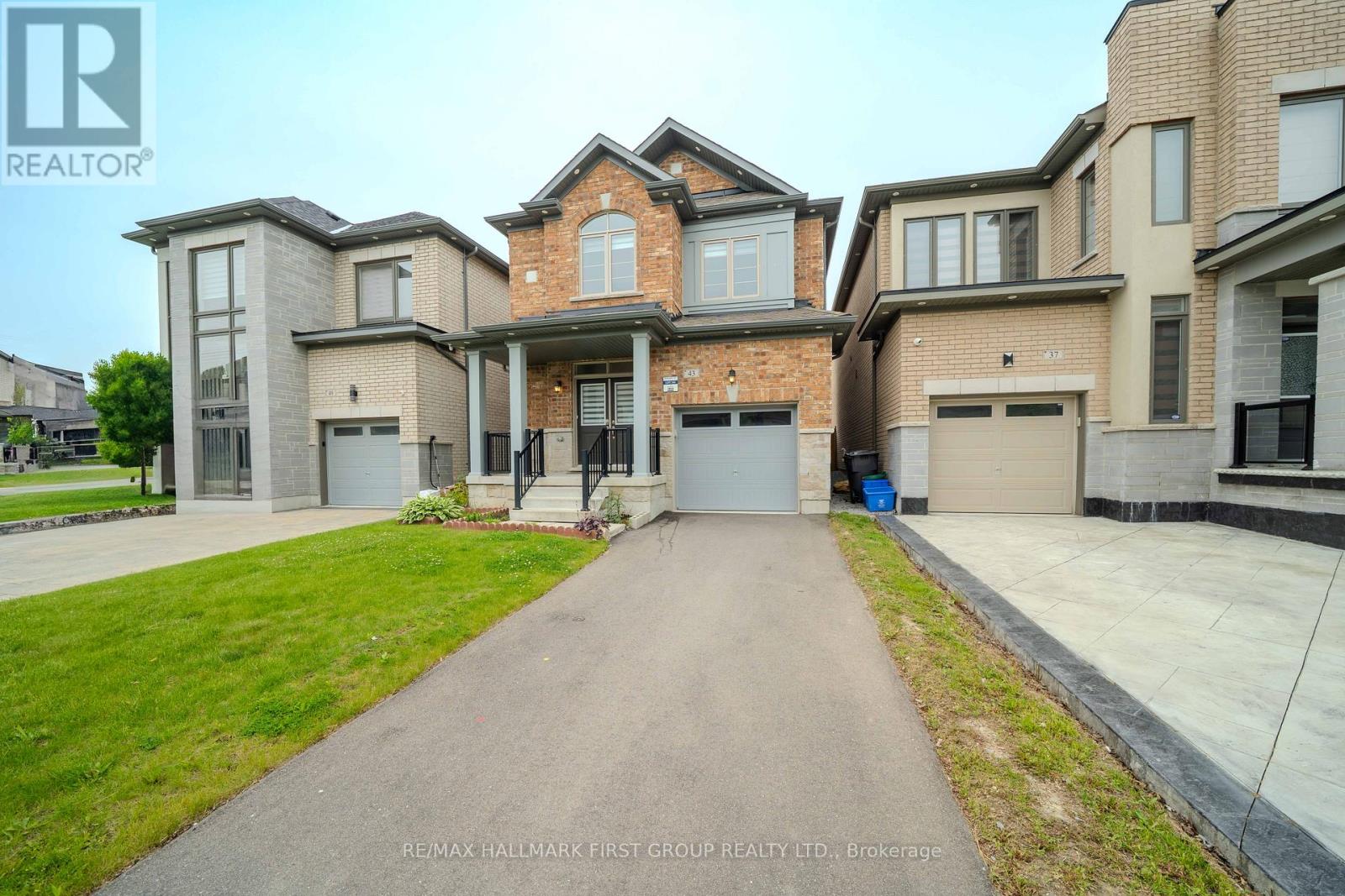 43 Hahn Street, Whitby, Ontario  L1P 0G9 - Photo 3 - E12206382