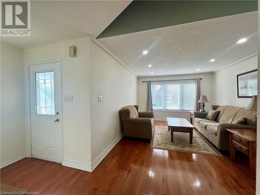 Property at 47 GAYDON Way image 3