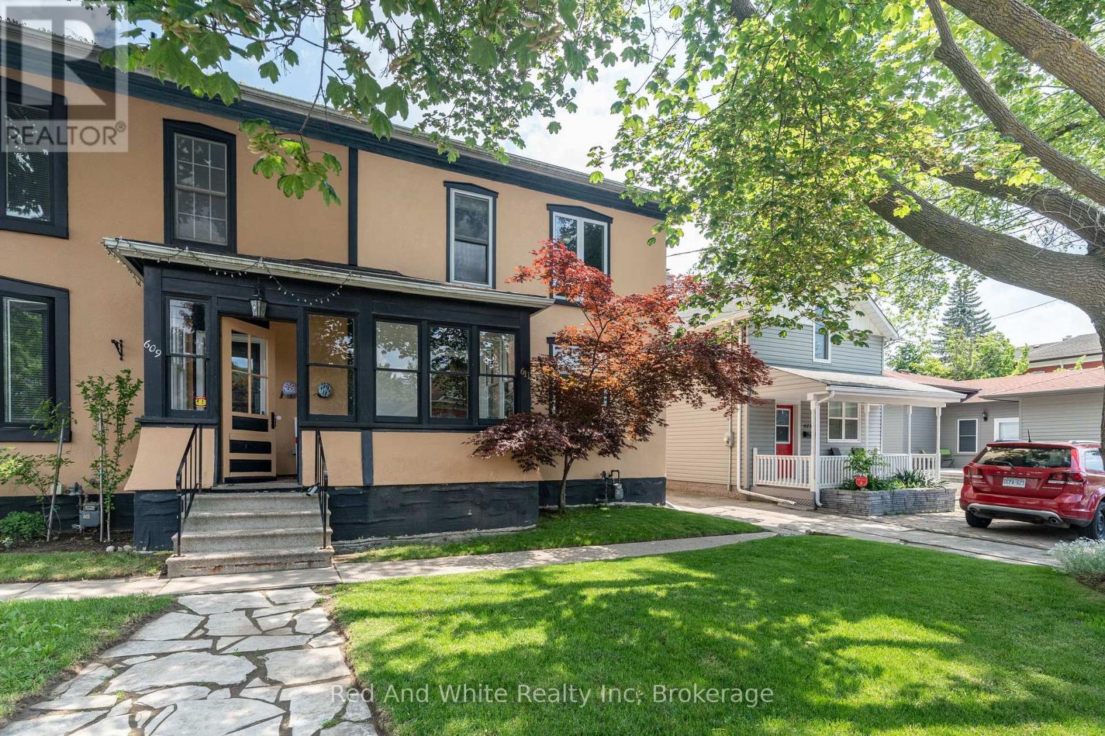 611 Laurel Street, Cambridge, Ontario  N3H 3Z1 - Photo 2 - X12214826