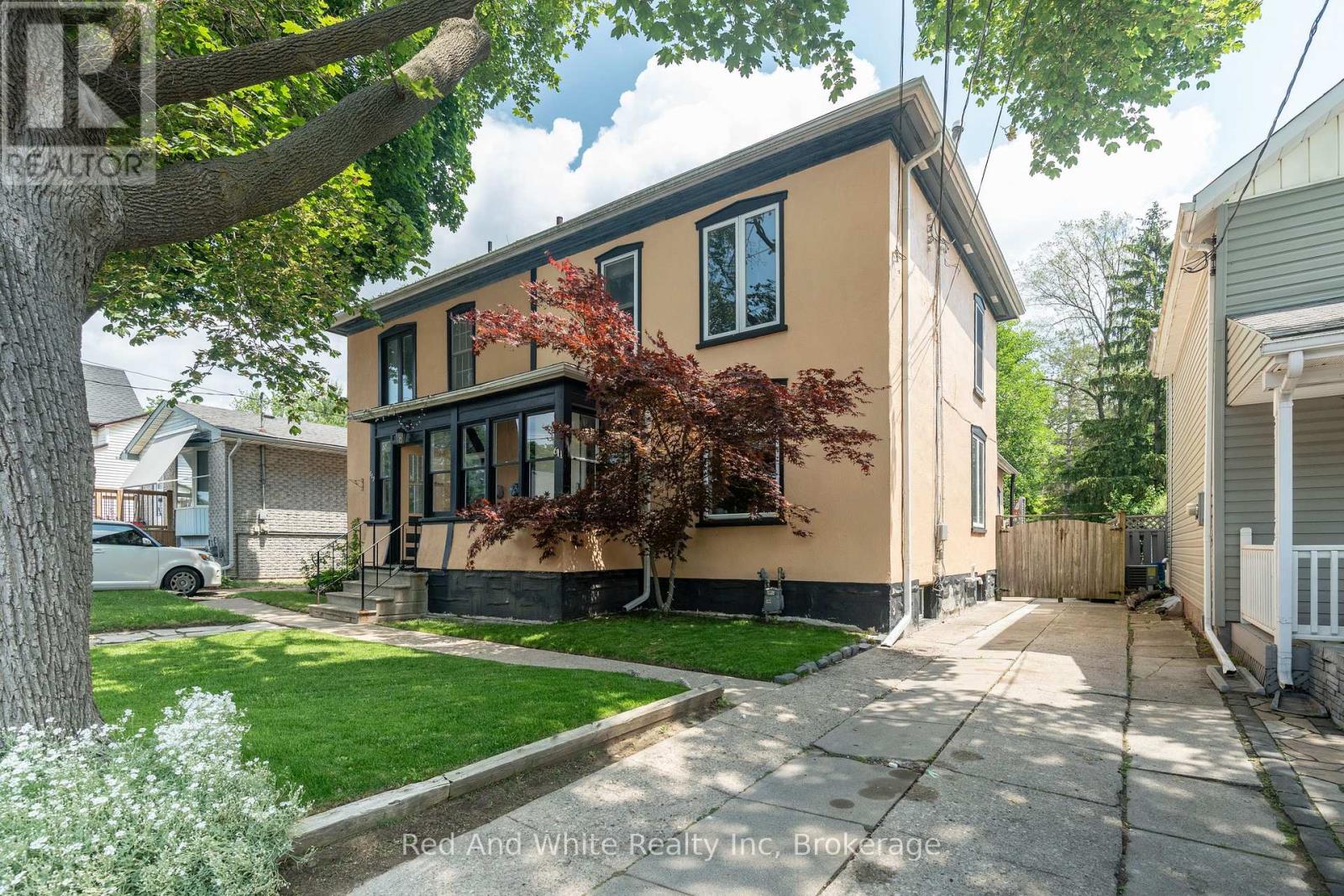 611 Laurel Street, Cambridge, Ontario  N3H 3Z1 - Photo 3 - X12214826