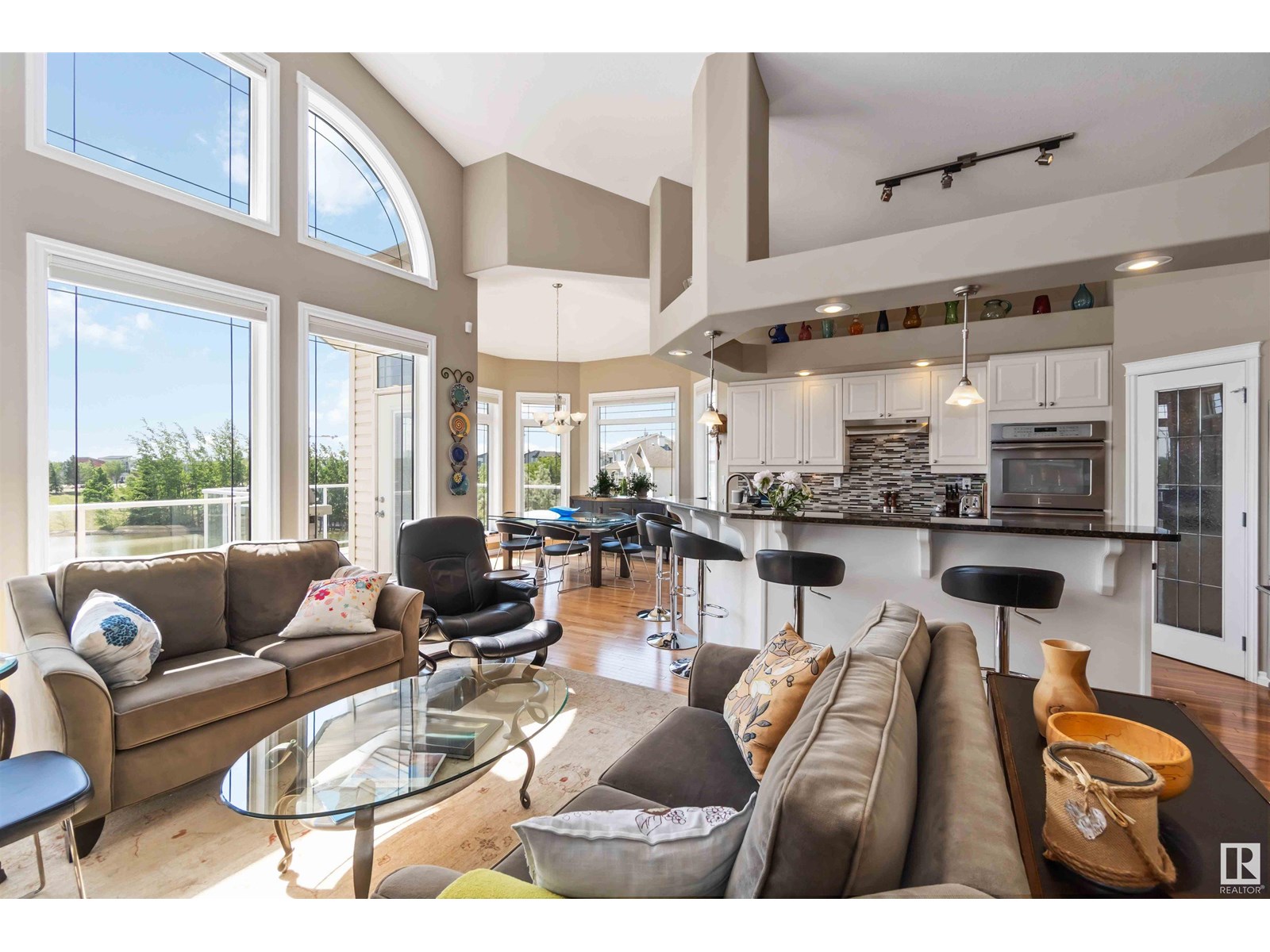 Property at 24 NICOLET CT image 4