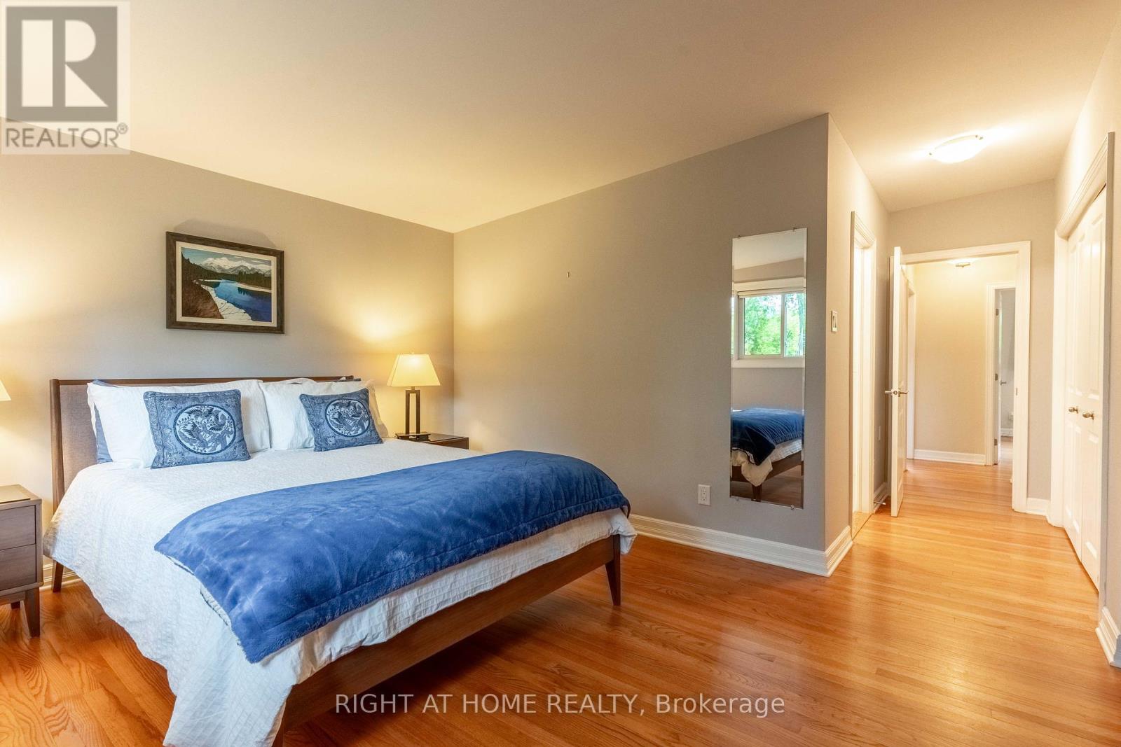 1054 Castle Hill Crescent, Ottawa, Ontario  K2C 2A8 - Photo 21 - X12214813