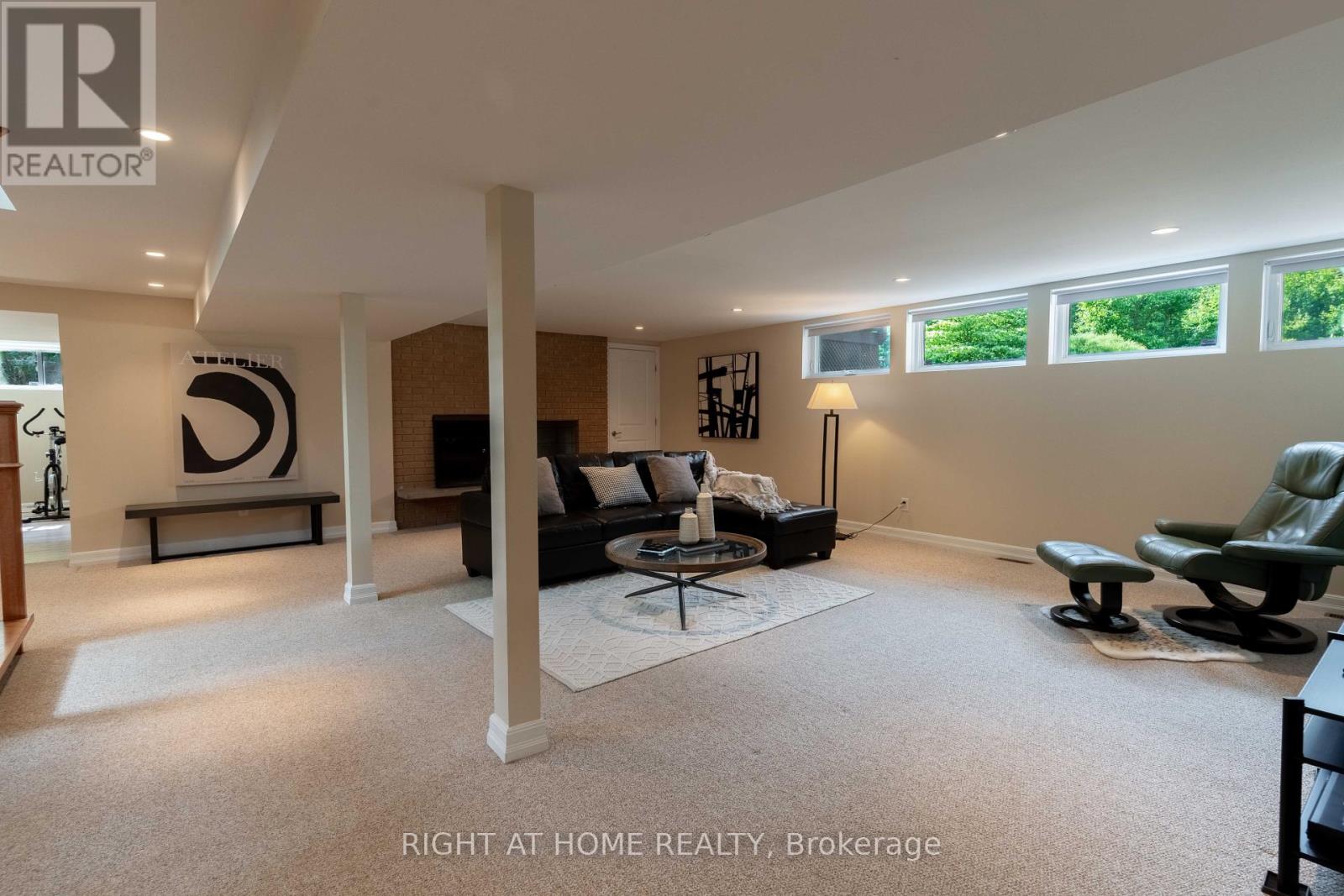 1054 Castle Hill Crescent, Ottawa, Ontario  K2C 2A8 - Photo 30 - X12214813