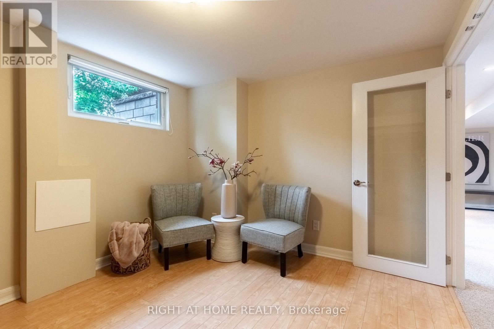 1054 Castle Hill Crescent, Ottawa, Ontario  K2C 2A8 - Photo 36 - X12214813