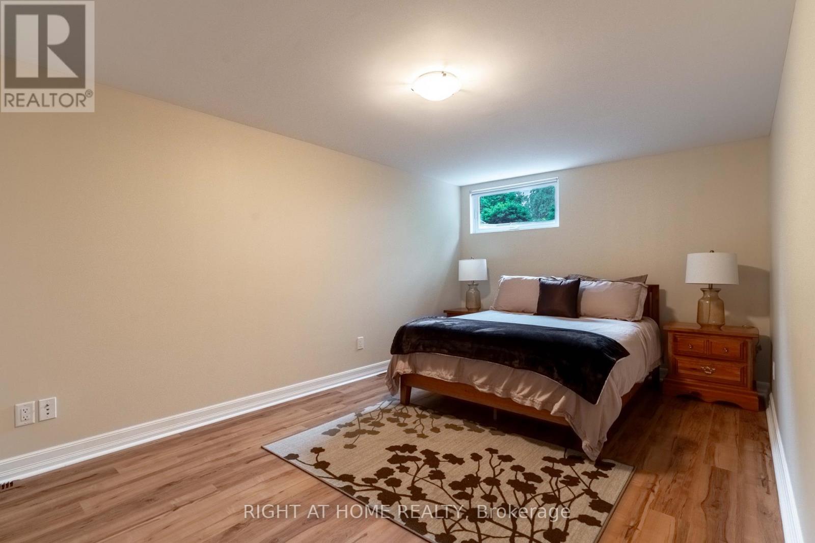 1054 Castle Hill Crescent, Ottawa, Ontario  K2C 2A8 - Photo 39 - X12214813