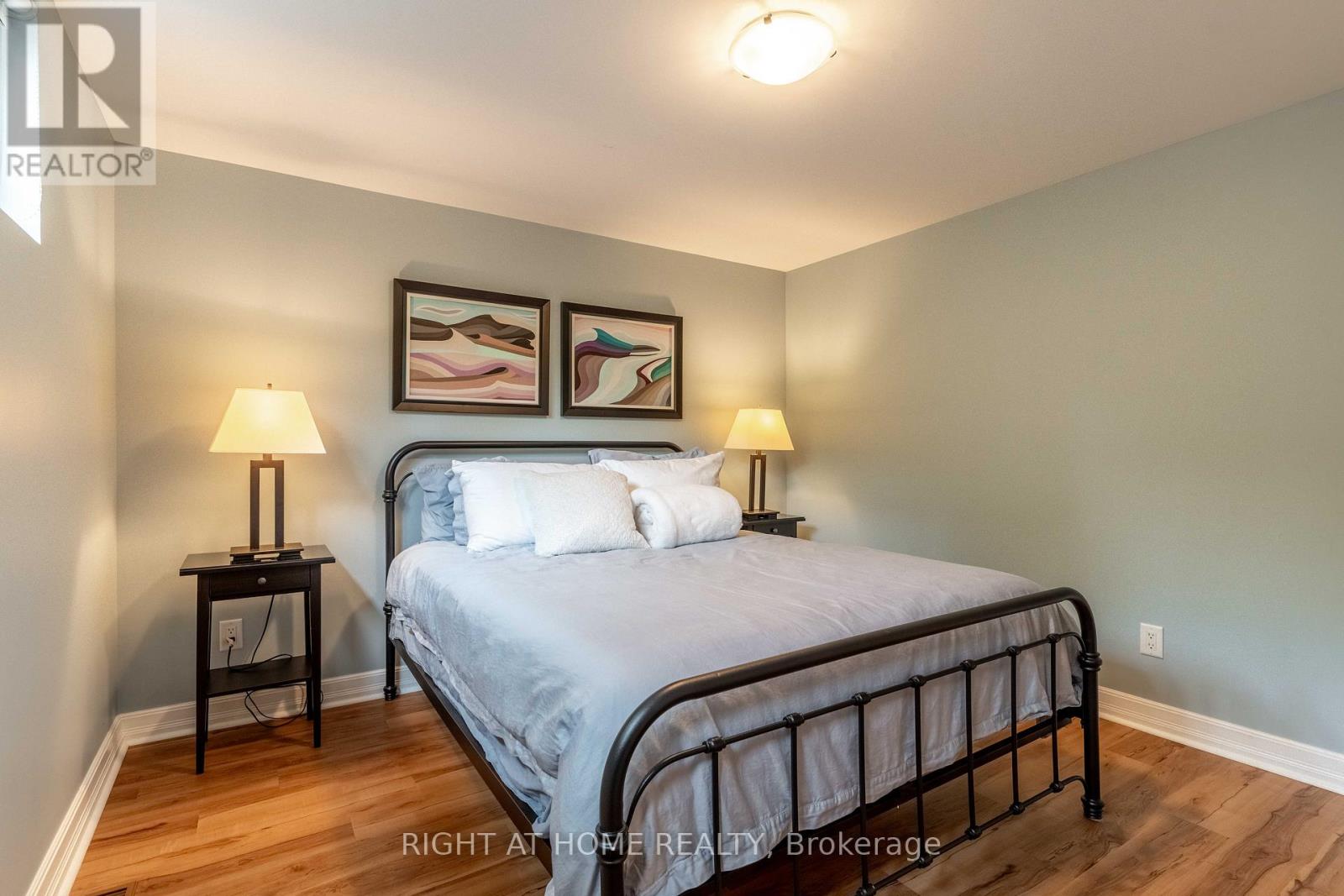 1054 Castle Hill Crescent, Ottawa, Ontario  K2C 2A8 - Photo 40 - X12214813