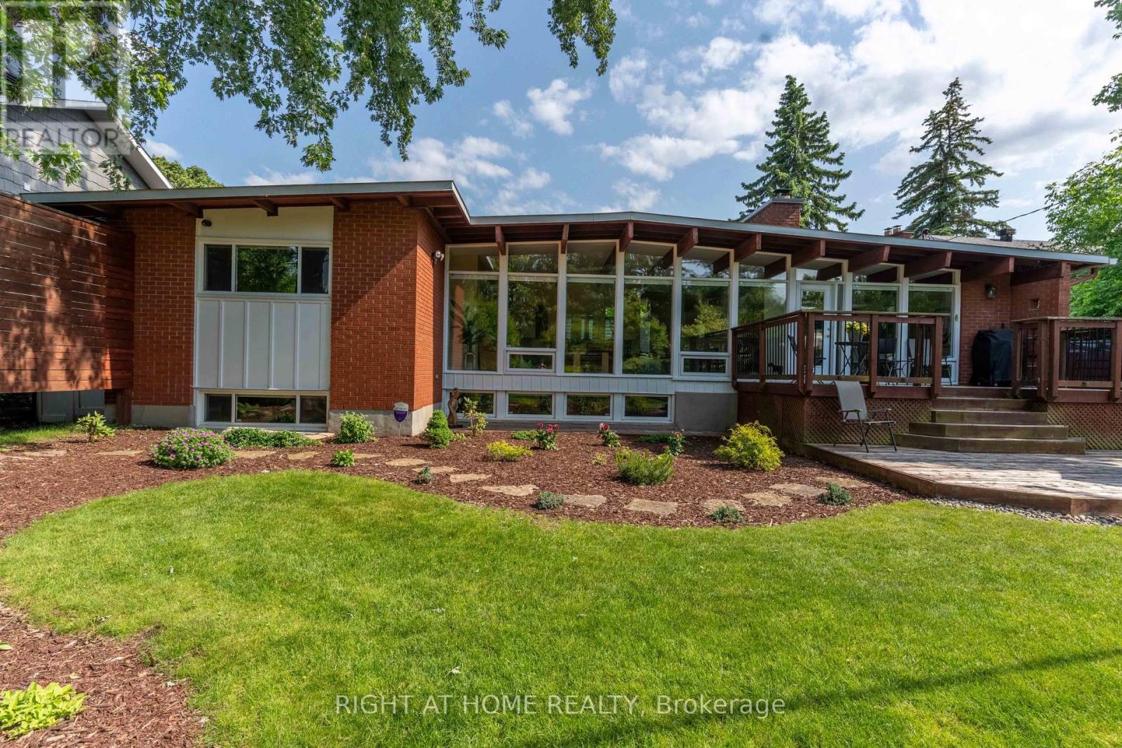 1054 Castle Hill Crescent, Ottawa, Ontario  K2C 2A8 - Photo 42 - X12214813