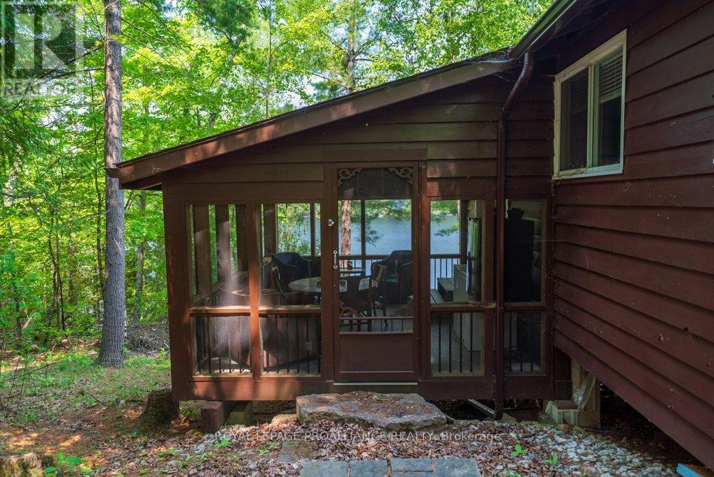 1045 Wheatley Lane, North Frontenac, Ontario  K0H 1K0 - Photo 6 - X12101462