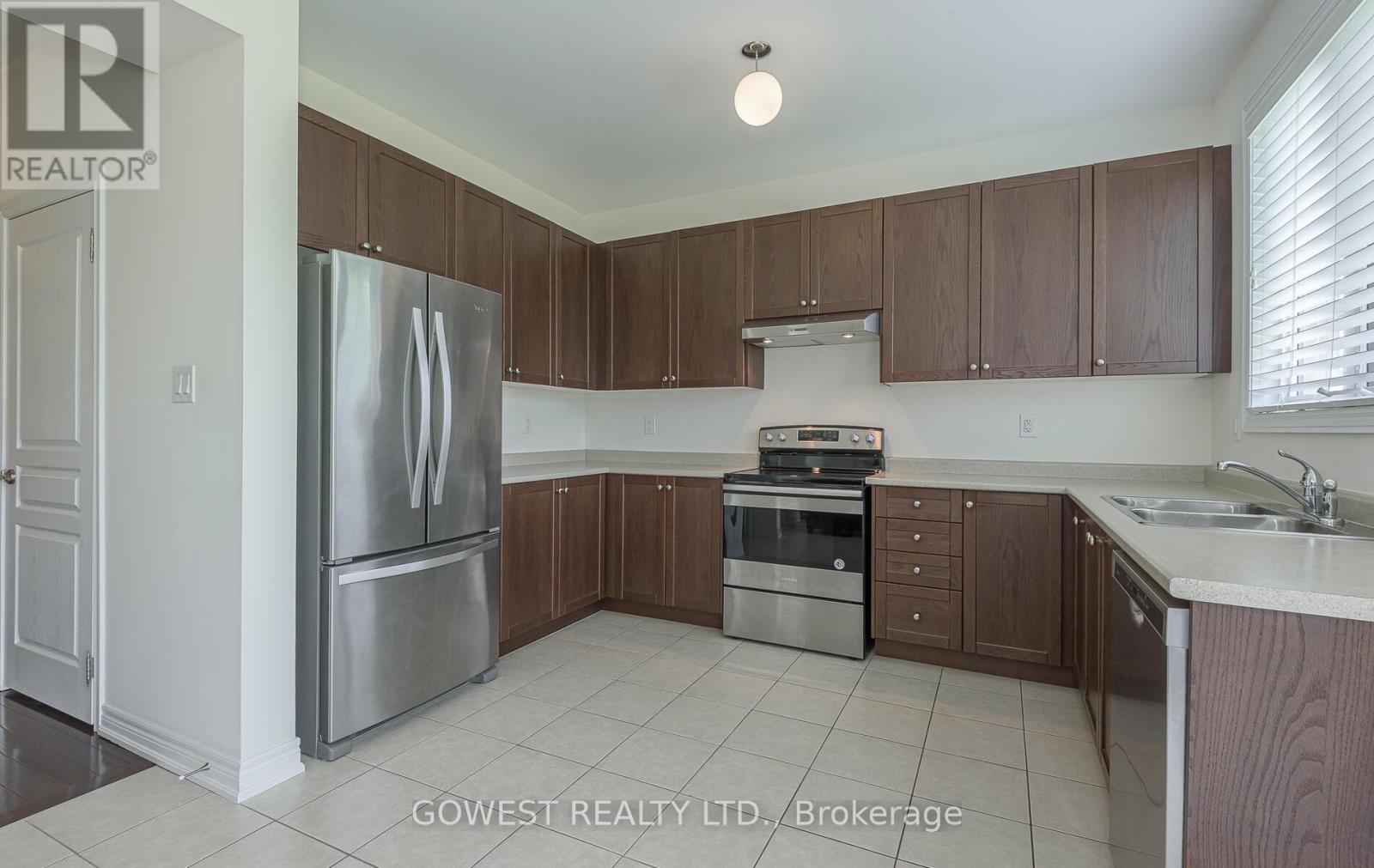 10 Berkwood Hollow, Brampton, Ontario  L6Y 0X6 - Photo 11 - W12214804