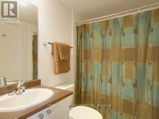208 - 5 Richgrove Drive E, Toronto, Ontario  M9R 0A3 - Photo 11 - W12214832