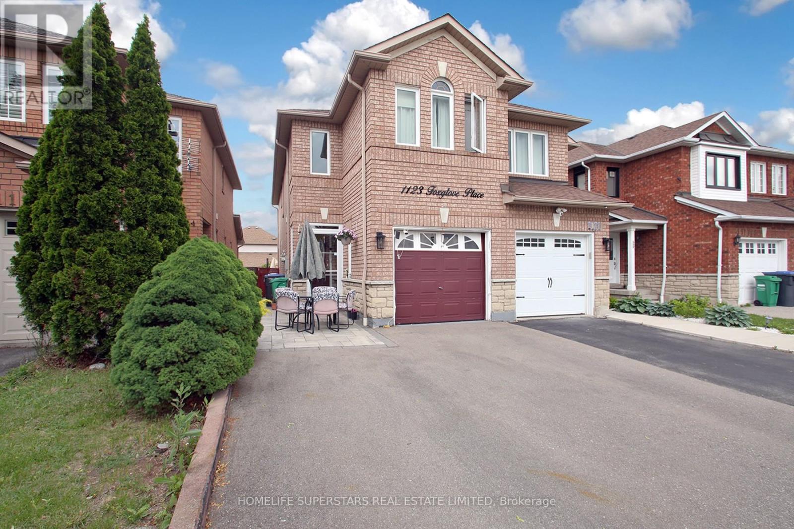1123 Foxglove Place, Mississauga (East Credit), Ontario  L5V 2N4 - Photo 2 - W12212580